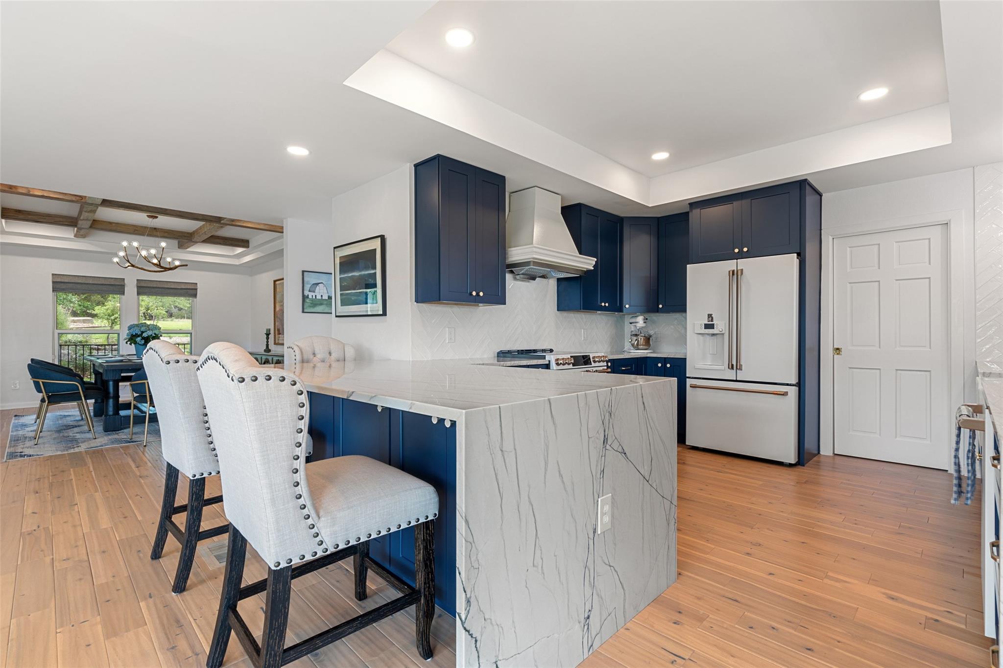 105 Stonegate Ln, Dripping Springs, TX 78620