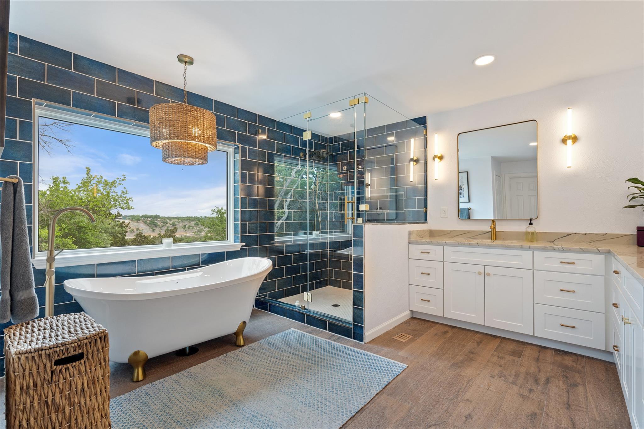 105 Stonegate Ln, Dripping Springs, TX 78620