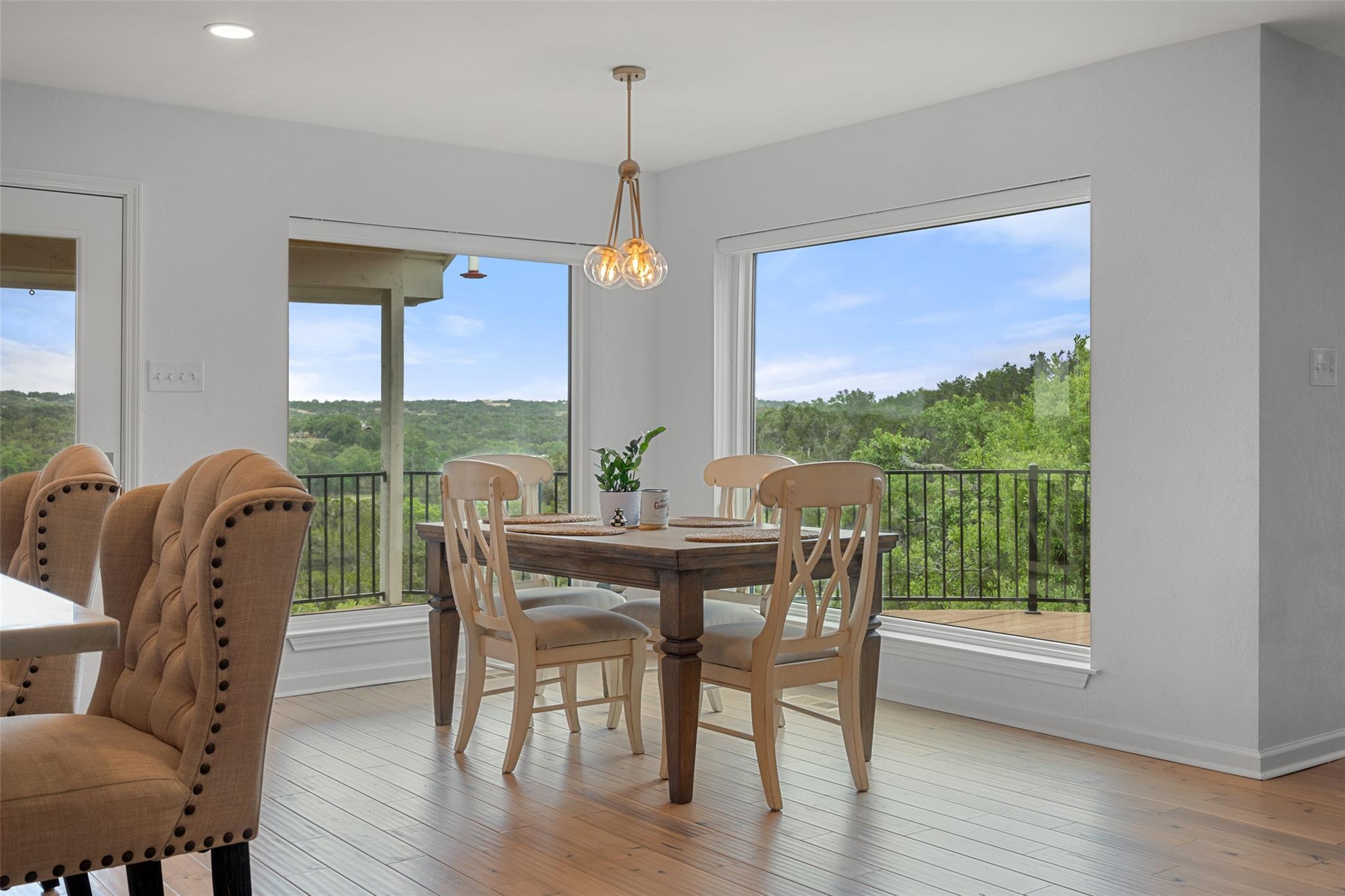 105 Stonegate Ln, Dripping Springs, TX 78620