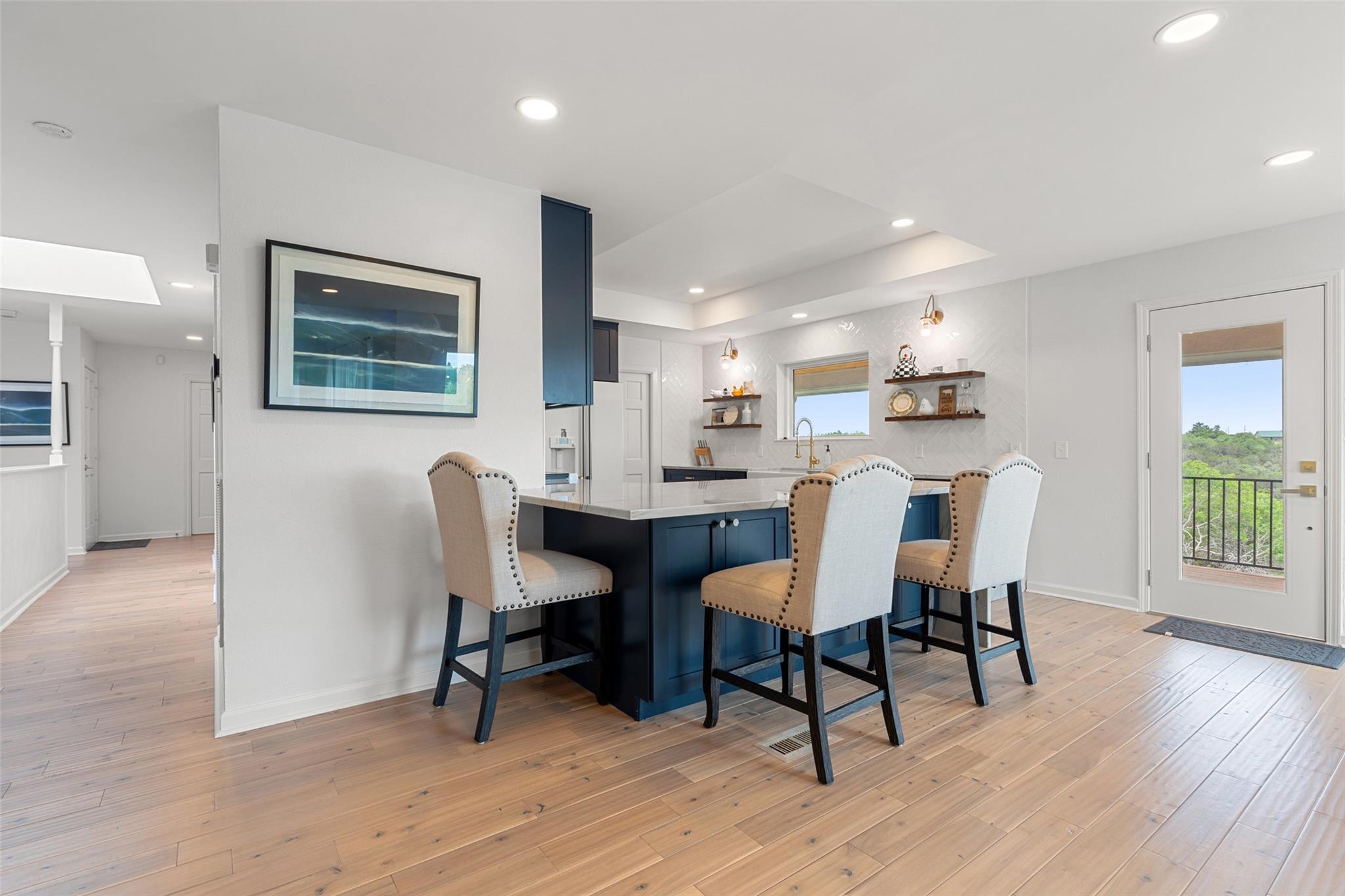 105 Stonegate Ln, Dripping Springs, TX 78620