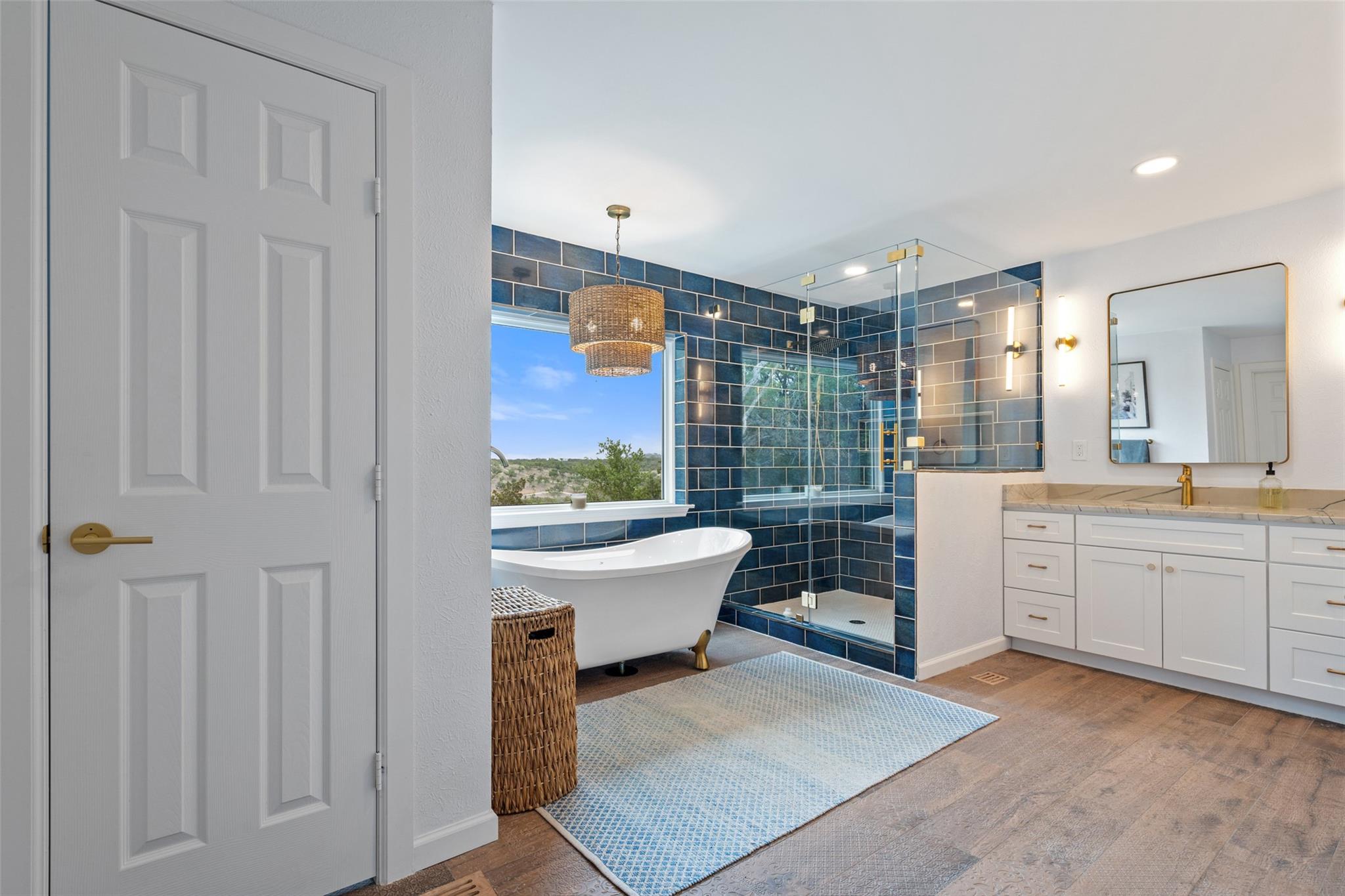 105 Stonegate Ln, Dripping Springs, TX 78620