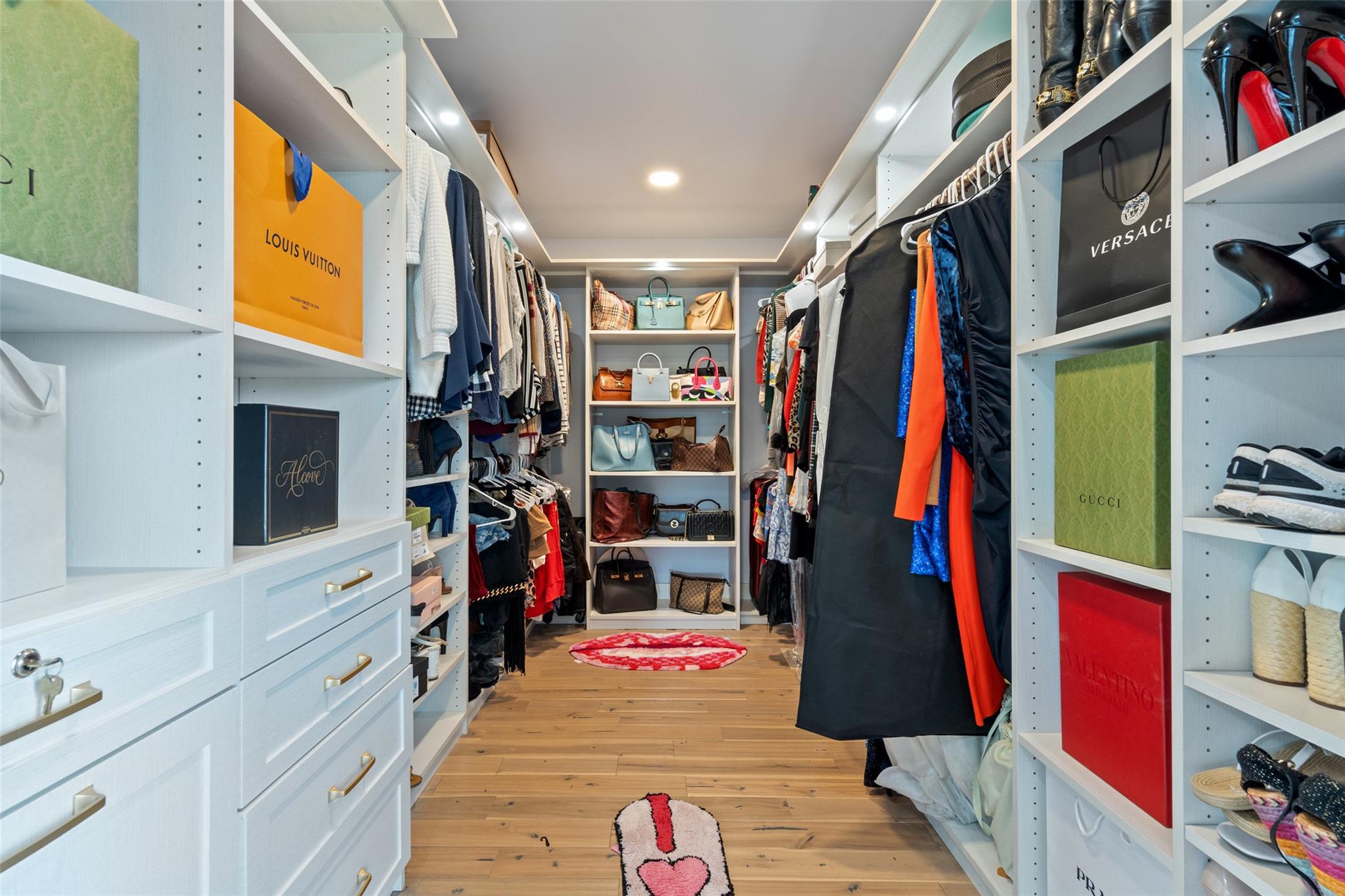 105 Stonegate Ln, Dripping Springs, TX 78620