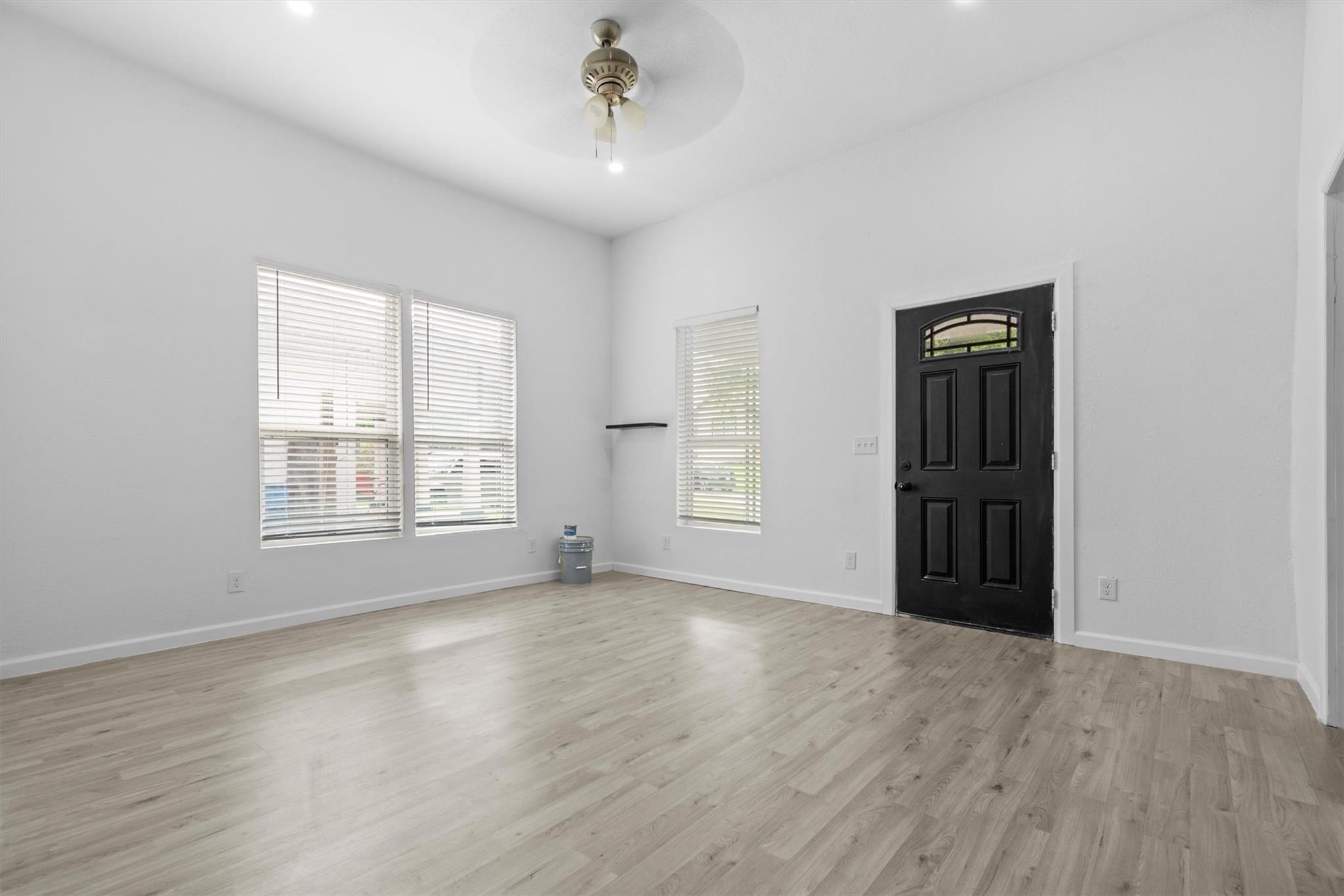 204 E Brenham St, Elgin, TX 78621