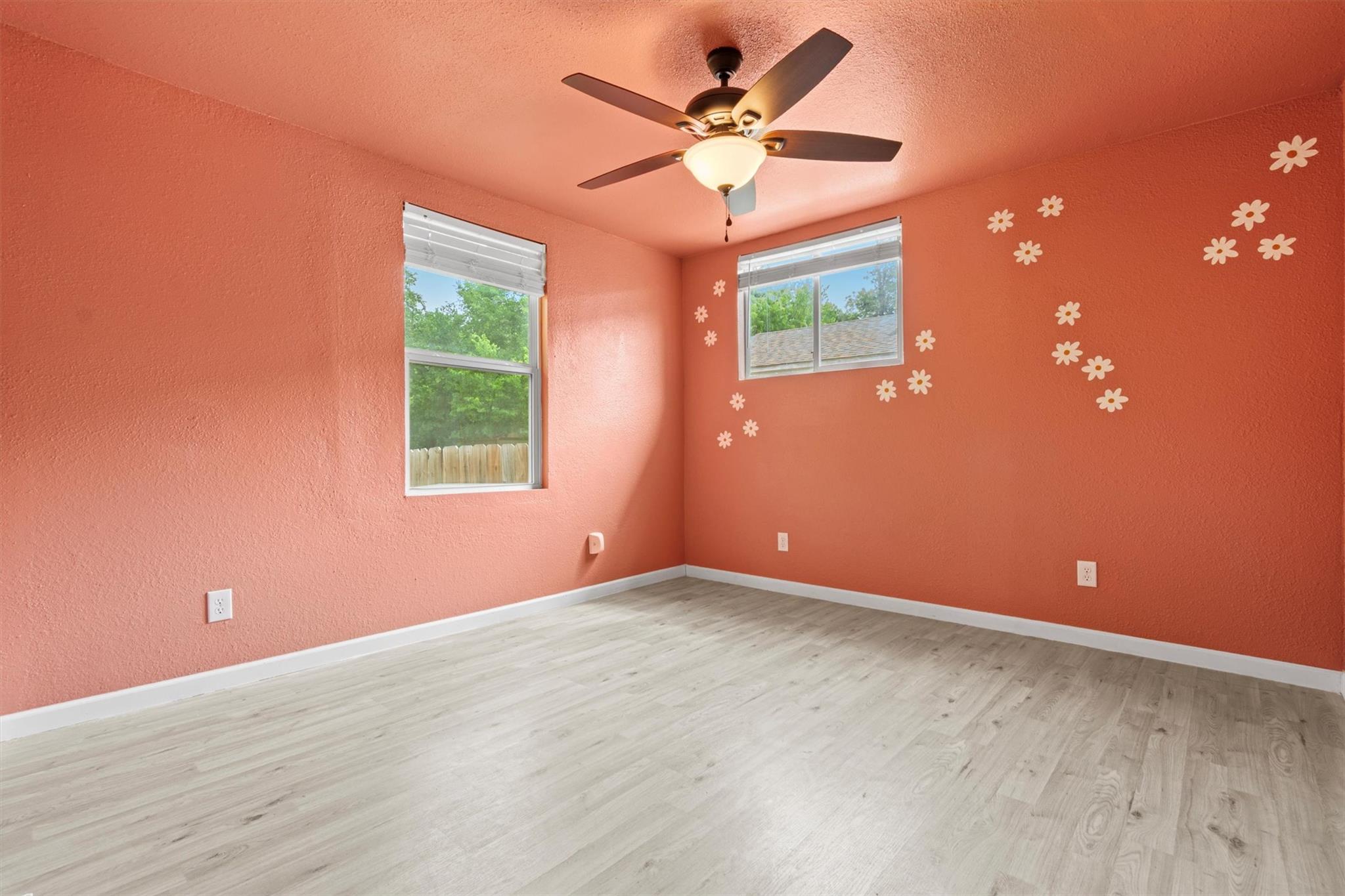 204 E Brenham St, Elgin, TX 78621