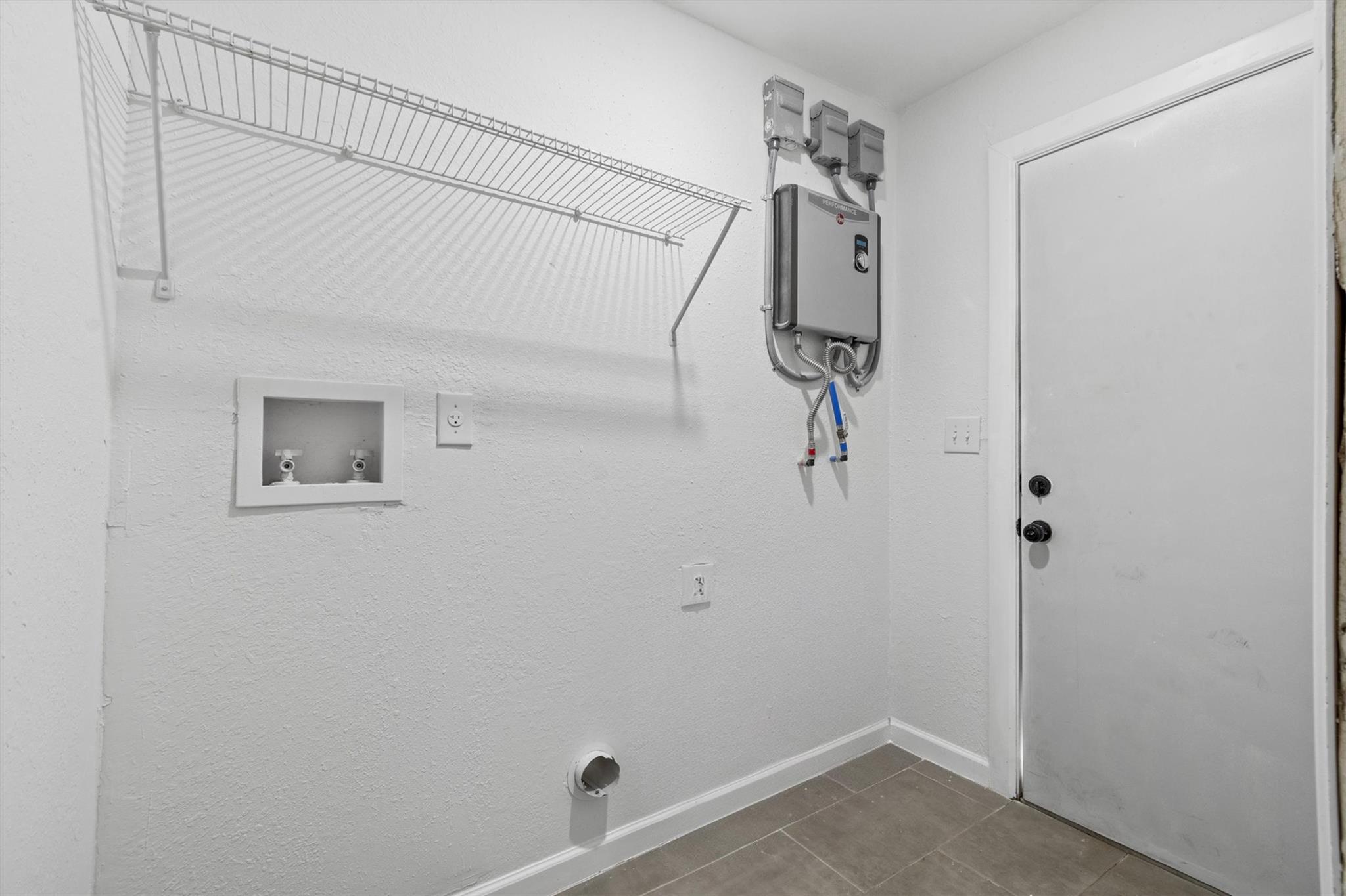 204 E Brenham St, Elgin, TX 78621