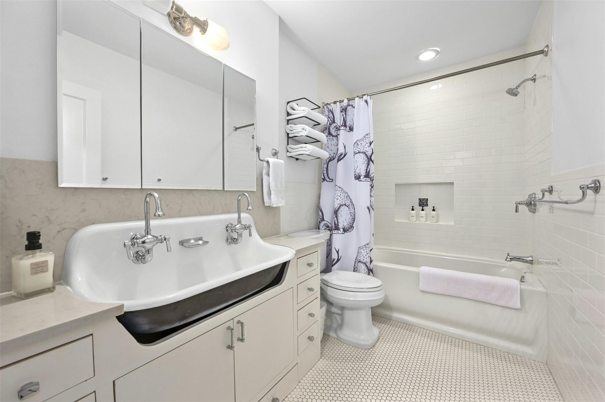 525 Barton Blvd, Austin, TX 78704