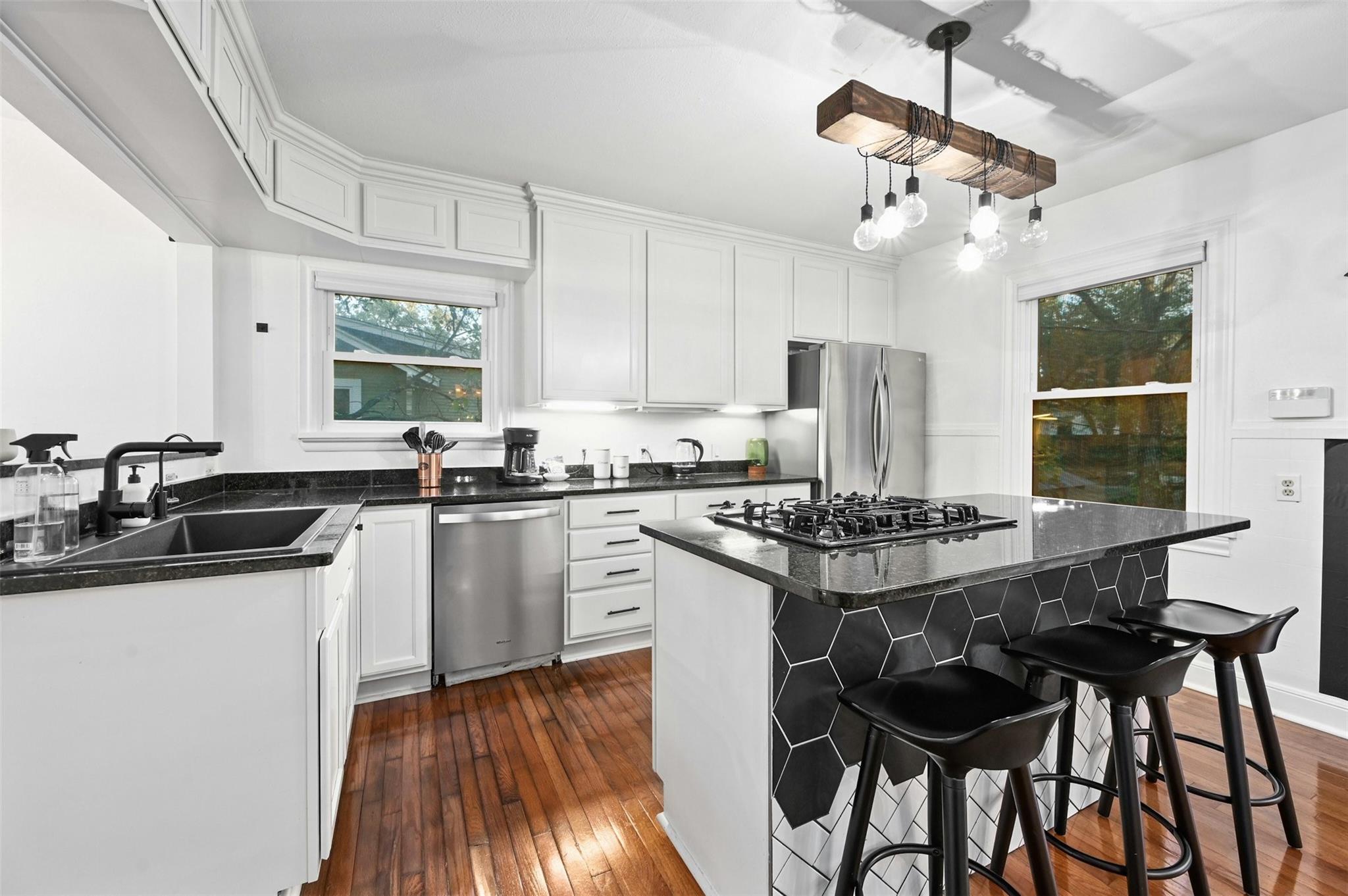 525 Barton Blvd, Austin, TX 78704