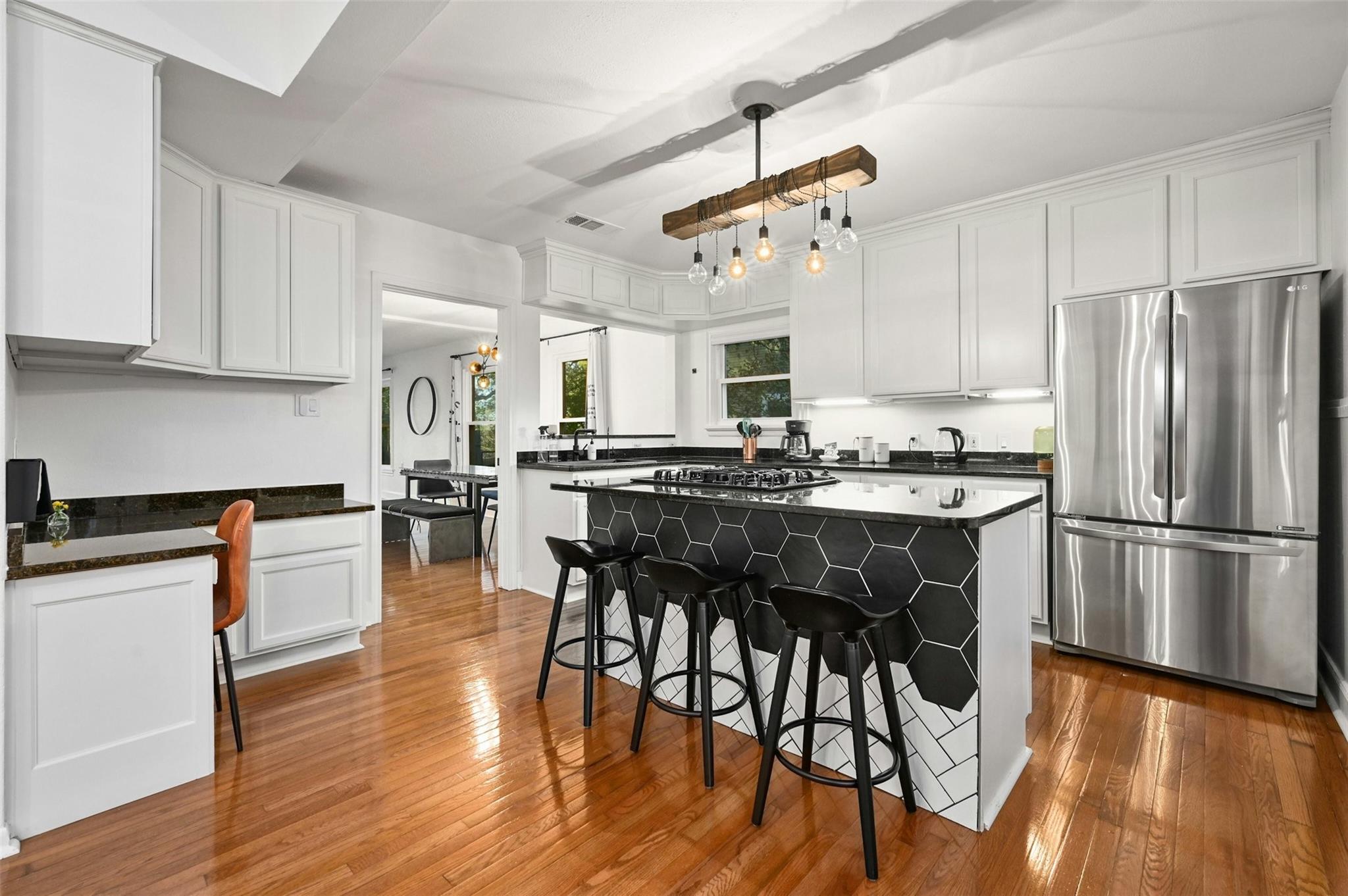 525 Barton Blvd, Austin, TX 78704