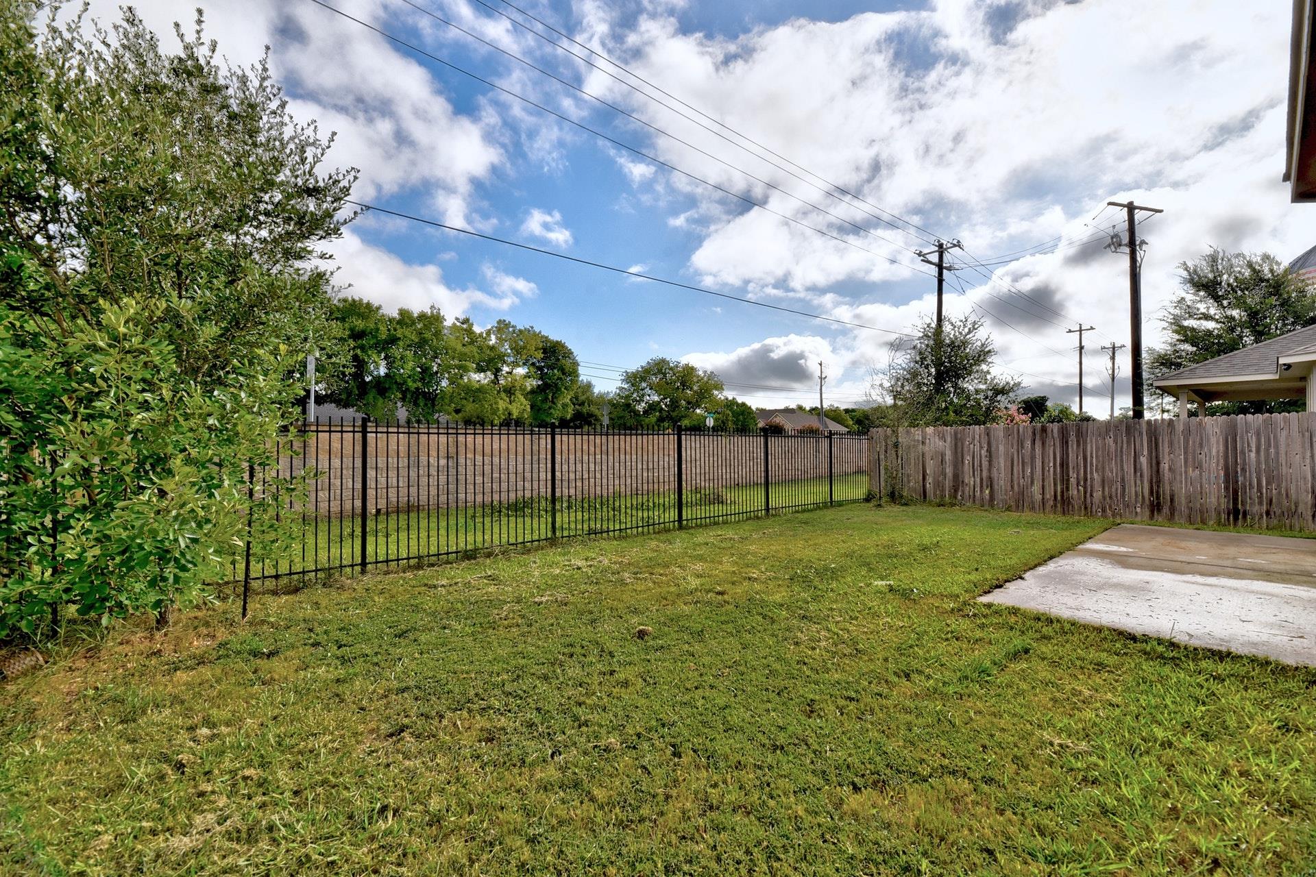 194 Camden Cv, Buda, TX 78610