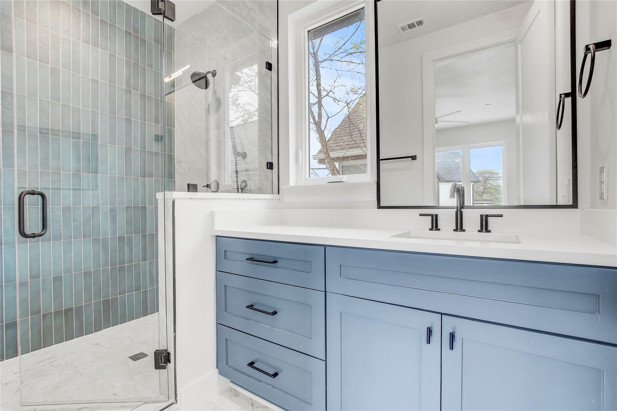 4127 E 12th St # 2, Austin, TX 78721