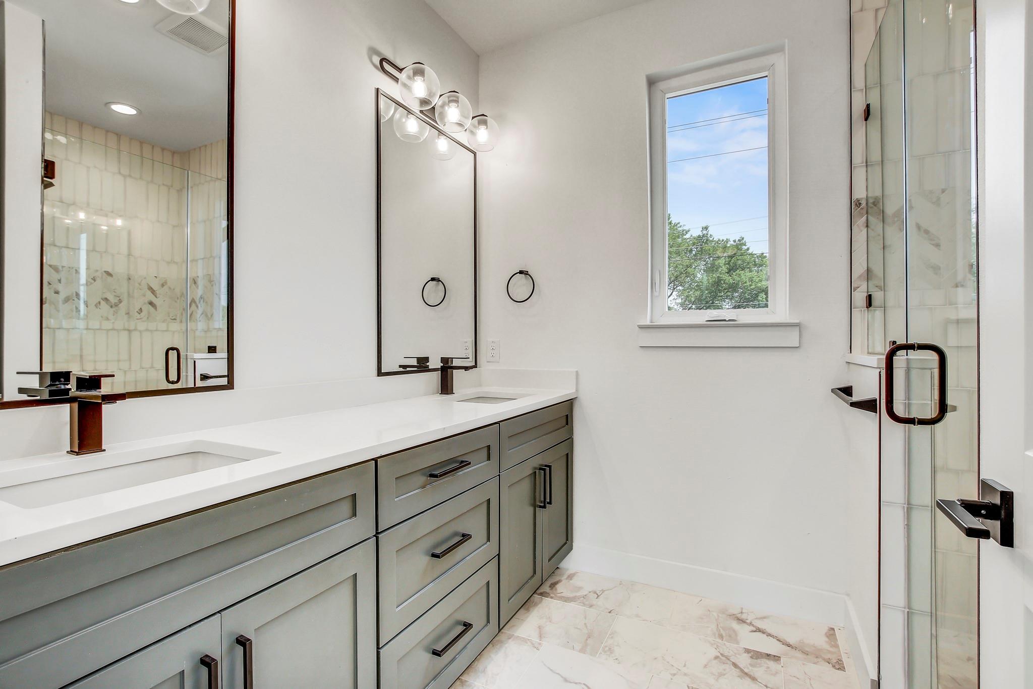 4127 E 12th St # 3, Austin, TX 78721