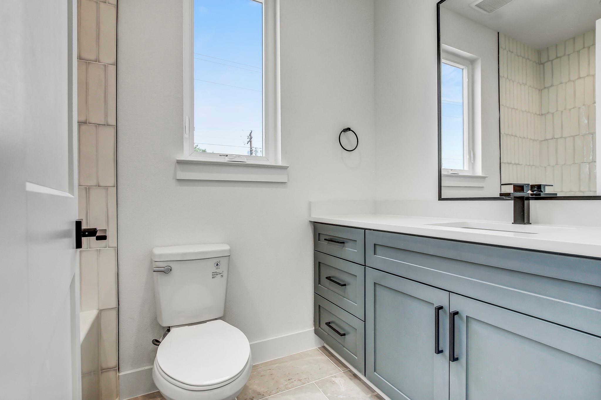 4127 E 12th St # 3, Austin, TX 78721