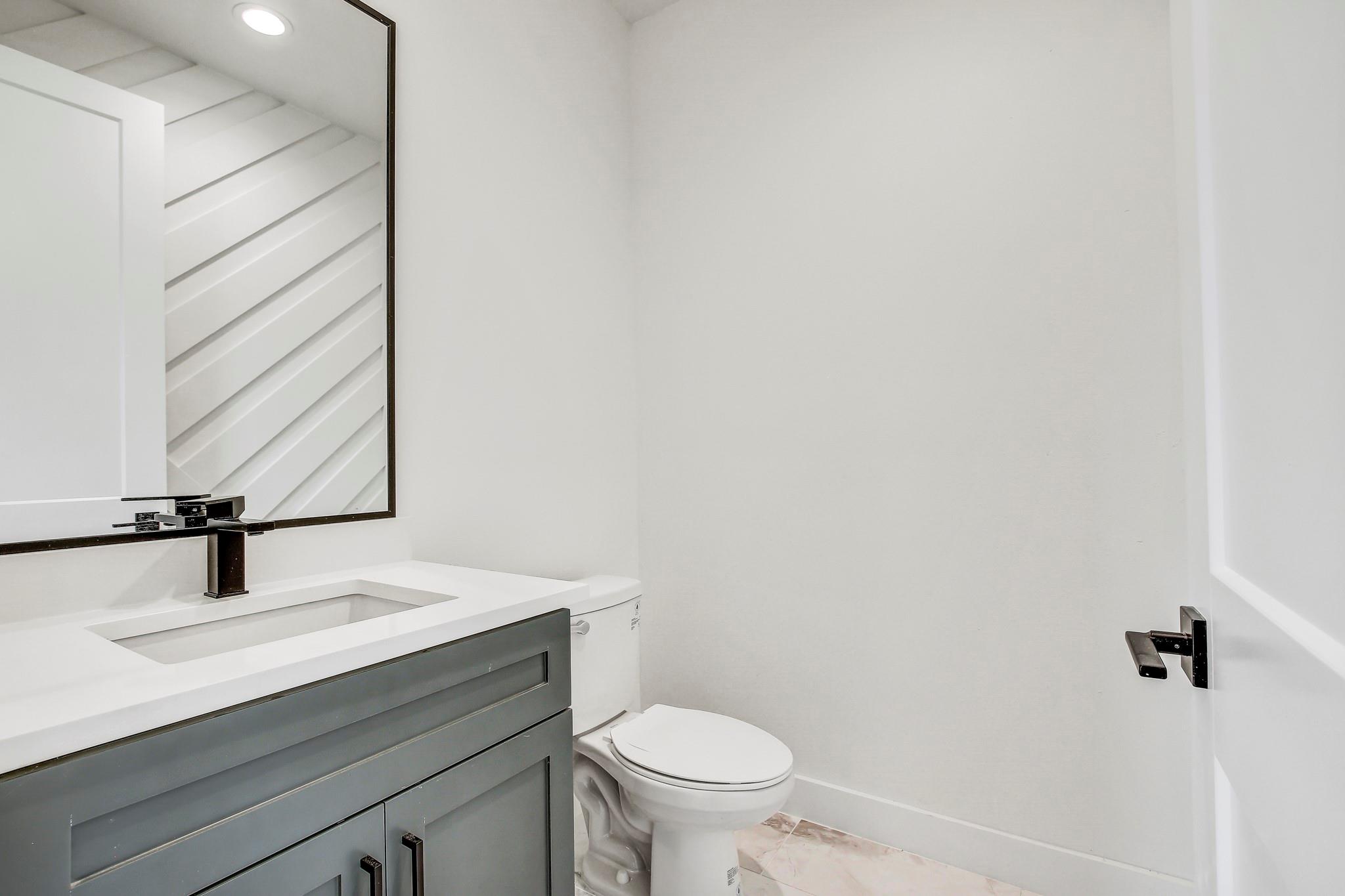 4127 E 12th St # 3, Austin, TX 78721