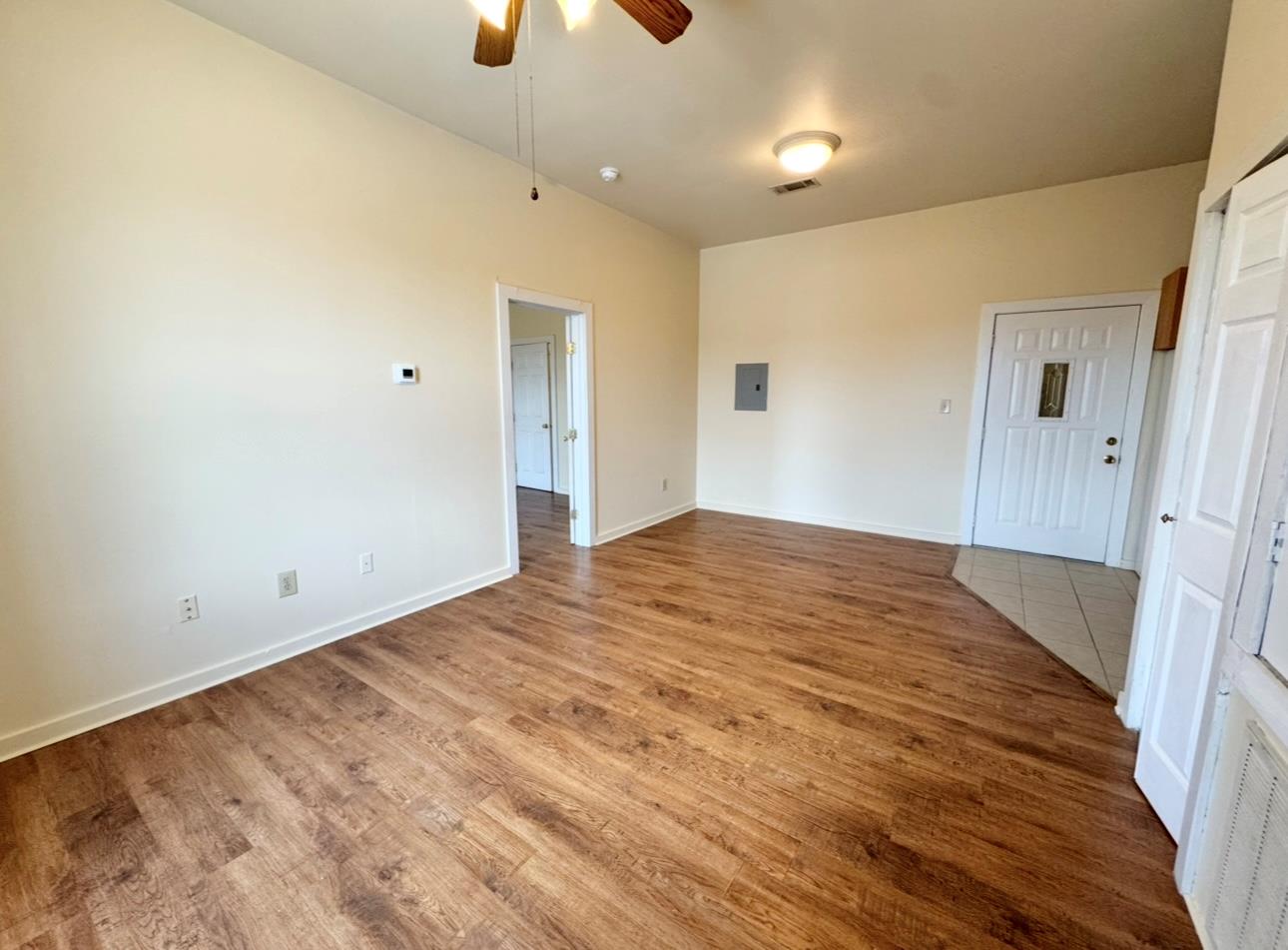 104 Depot St # B, Elgin, TX 78621