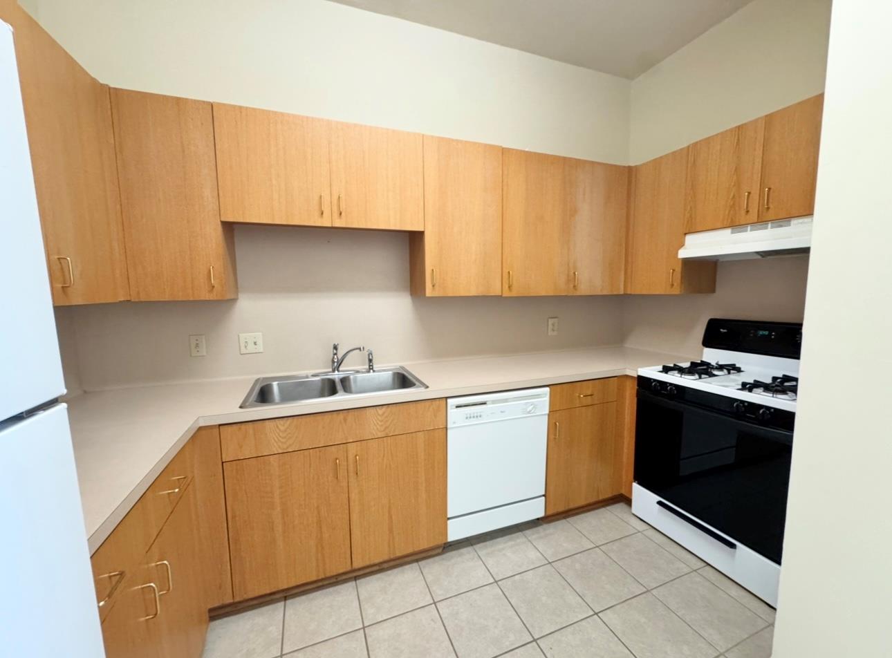 104 Depot St # B, Elgin, TX 78621