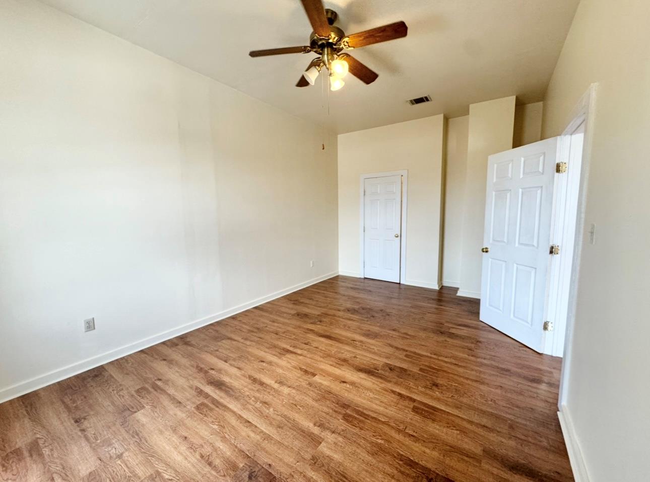 104 Depot St # B, Elgin, TX 78621