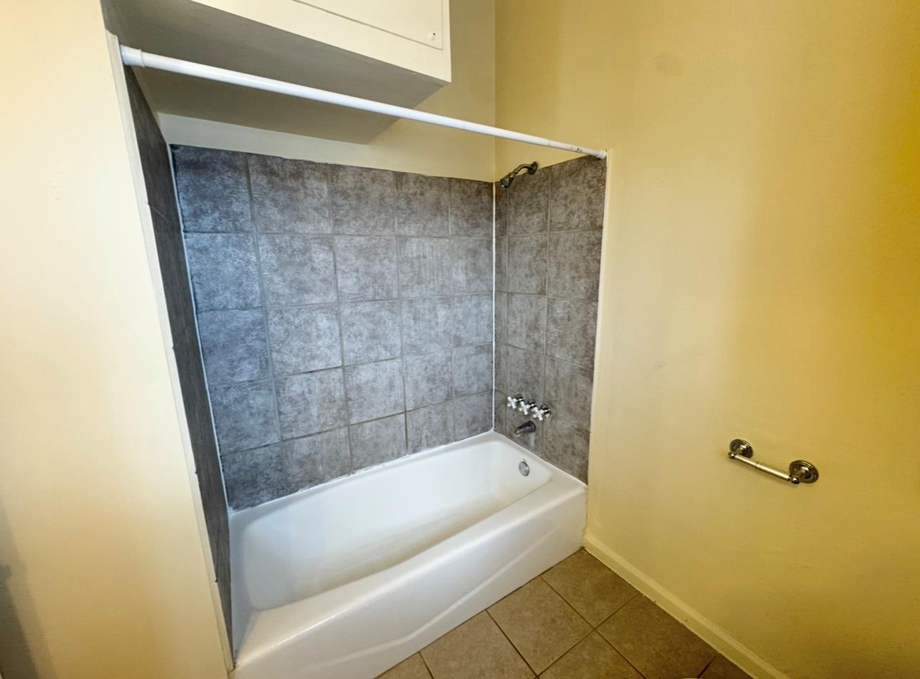 104 Depot St # B, Elgin, TX 78621