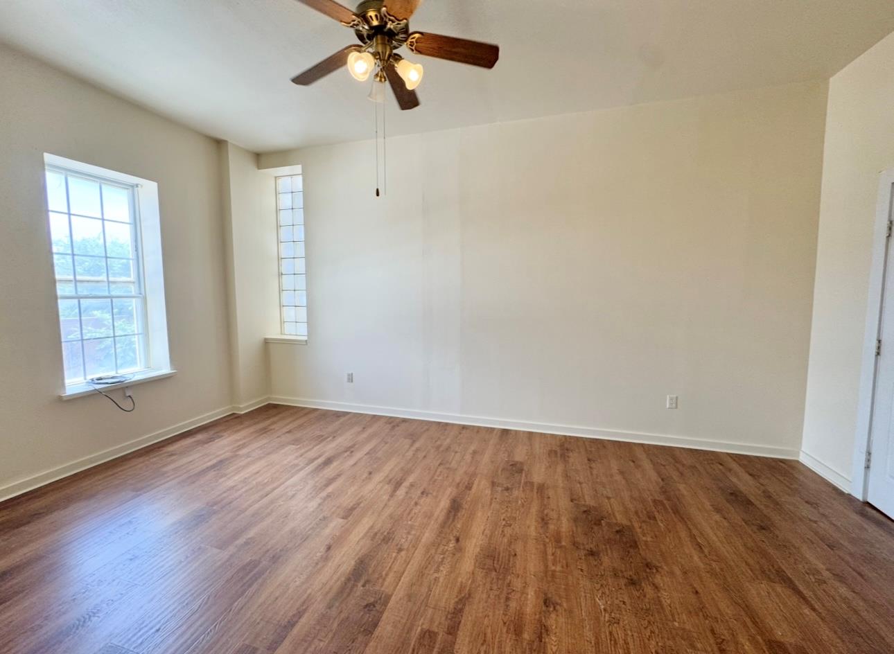 104 Depot St # B, Elgin, TX 78621
