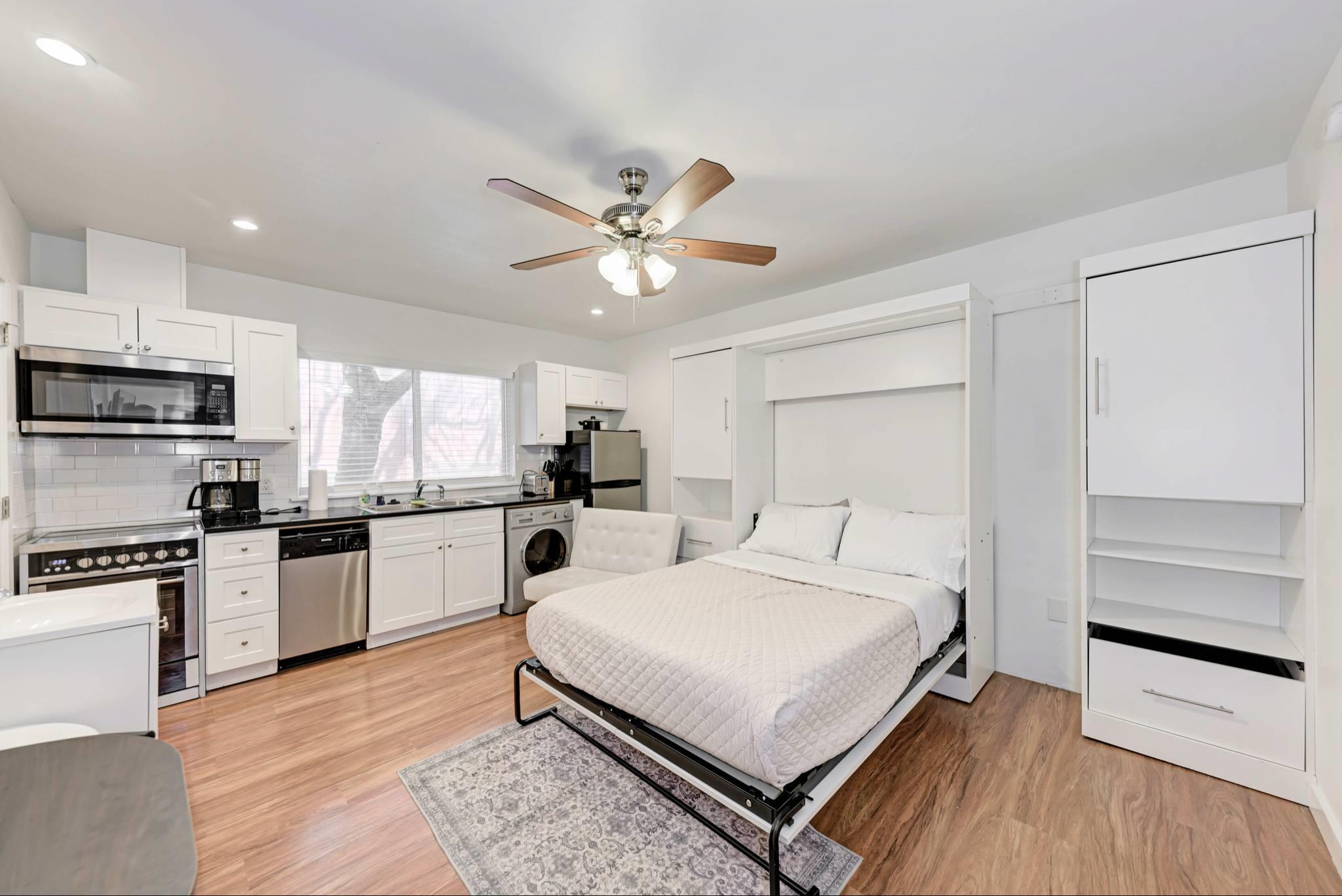306 E 30th St # 102, Austin, TX 78705