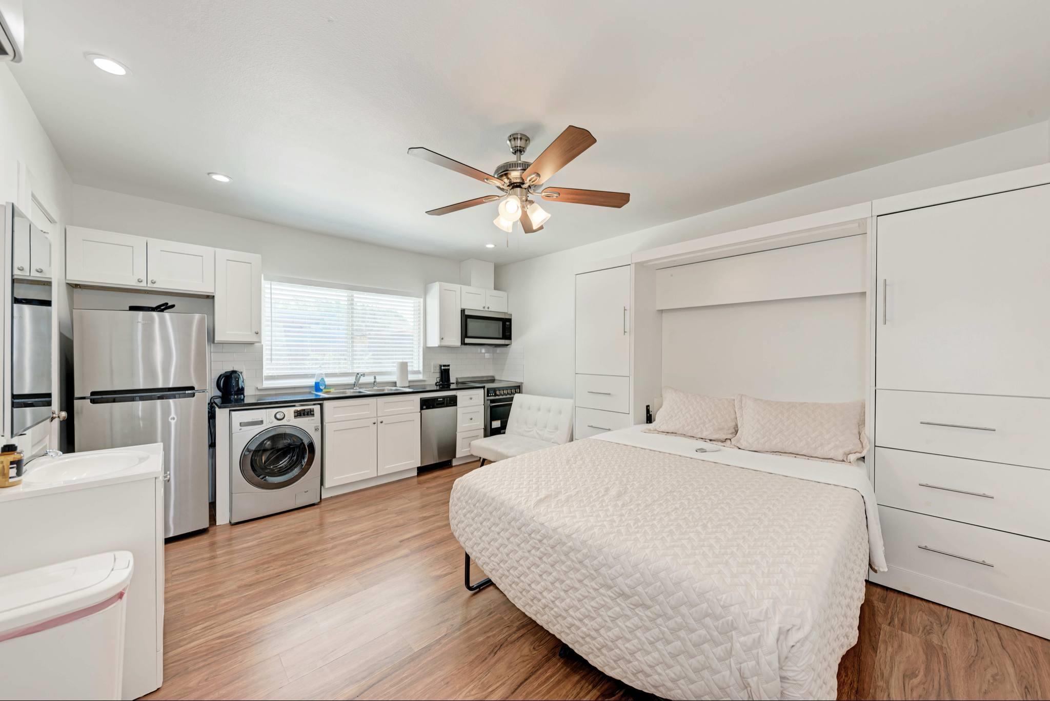 306 E 30th St # 102, Austin, TX 78705
