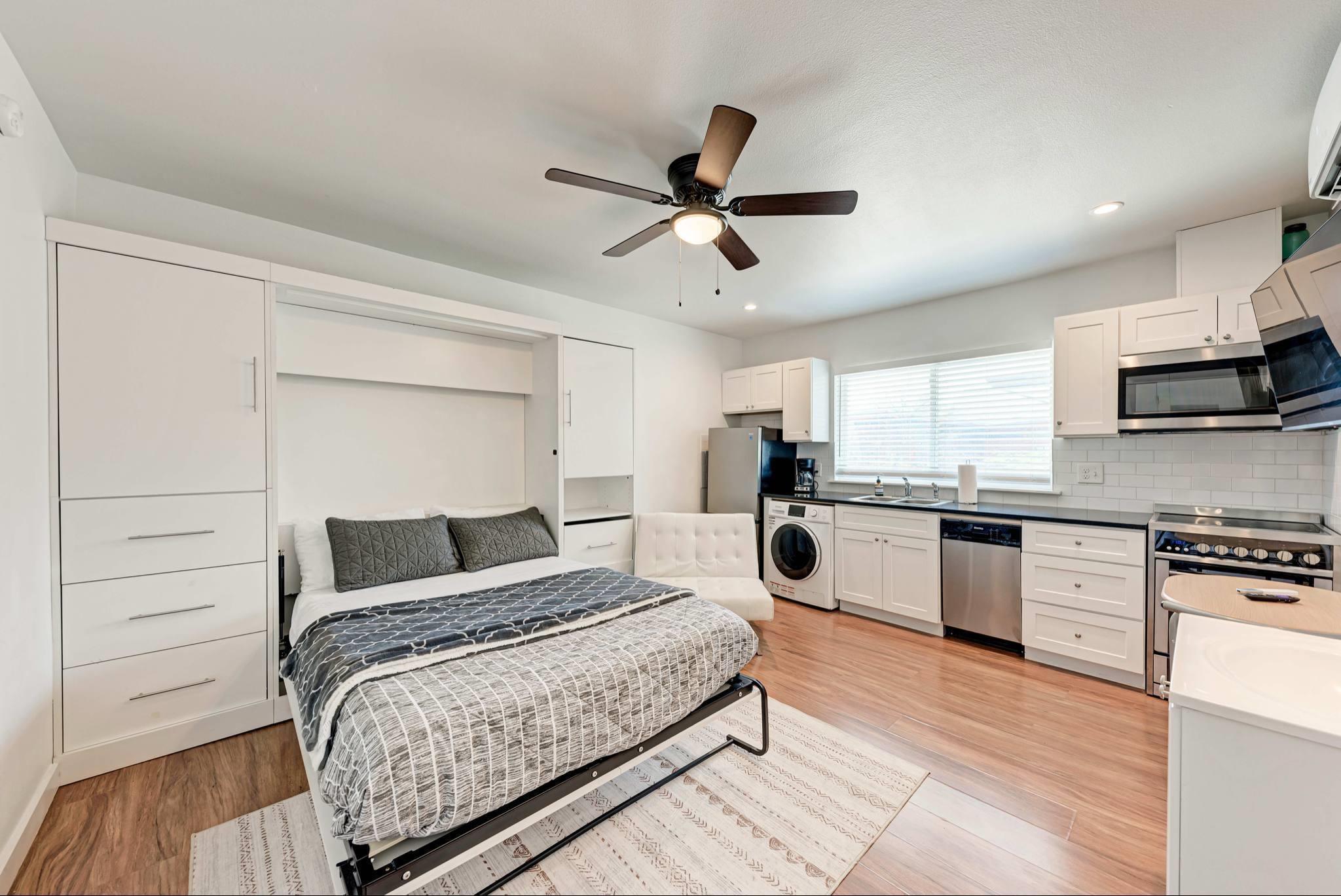 306 E 30th St # 102, Austin, TX 78705