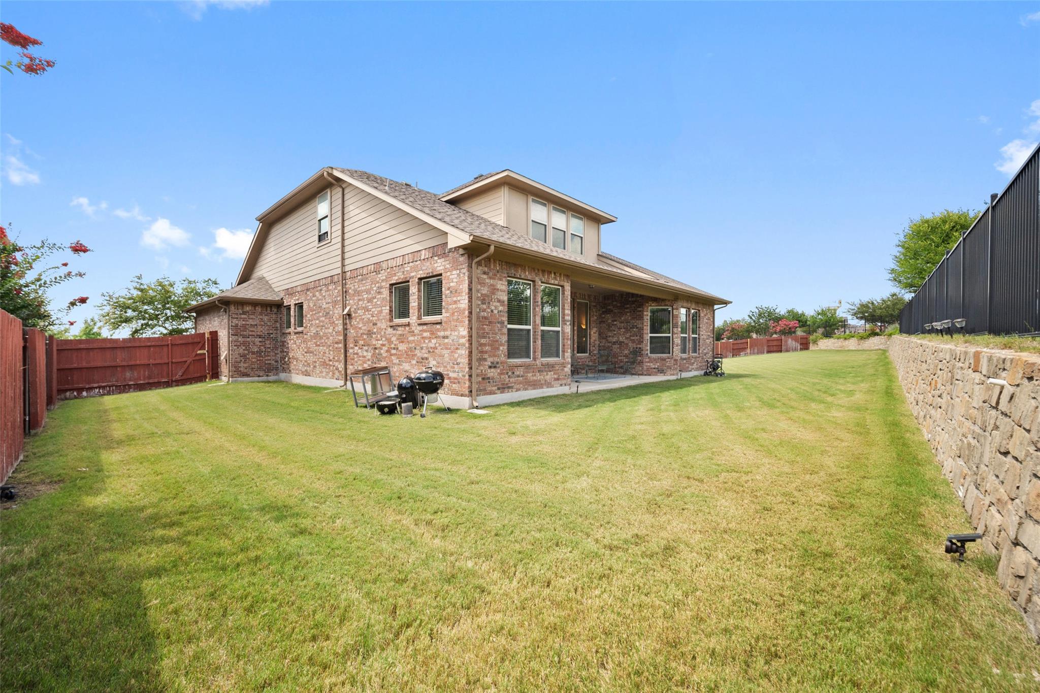 953 Vista Gardens Dr, Buda, TX 78610