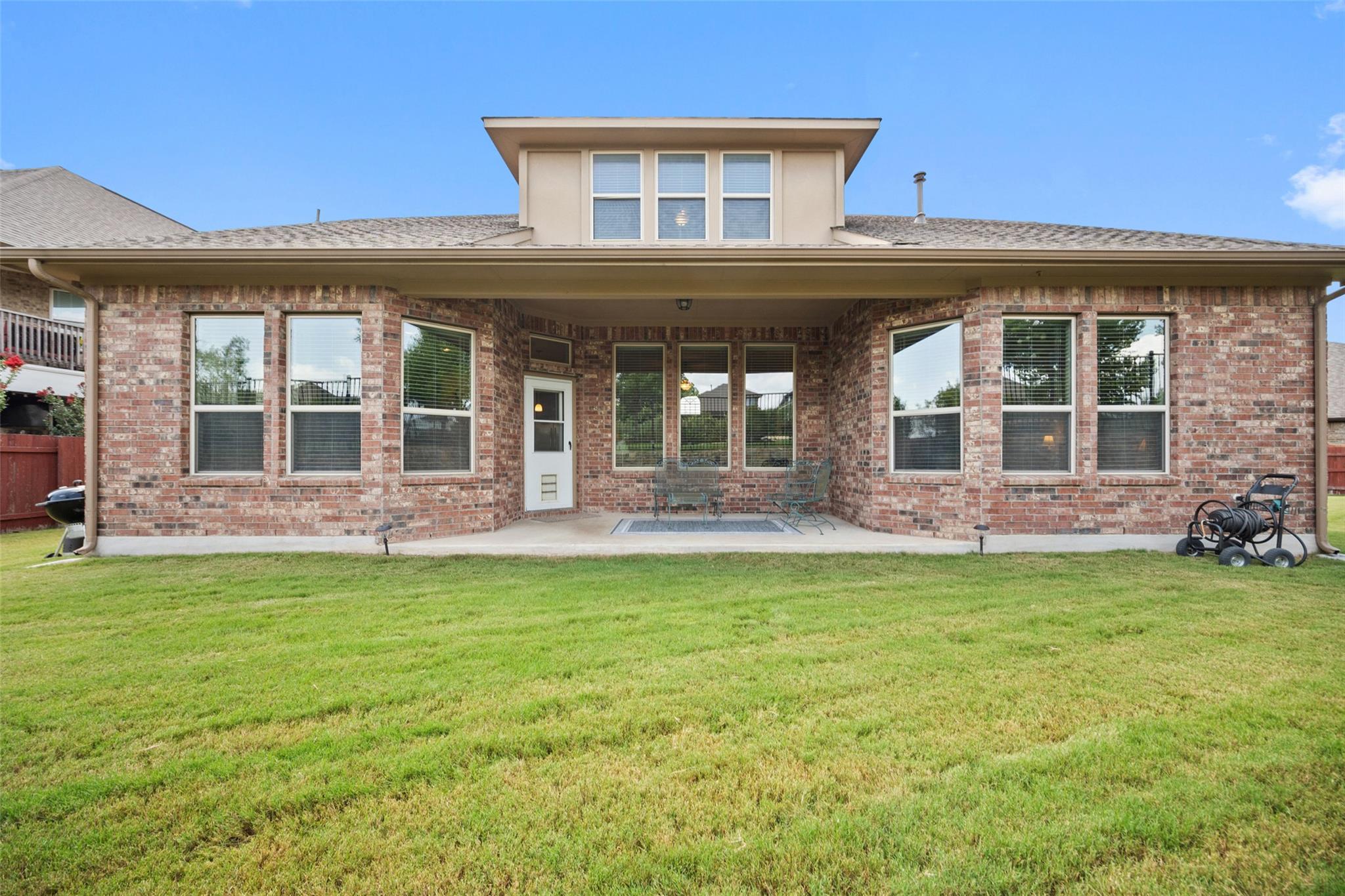 953 Vista Gardens Dr, Buda, TX 78610