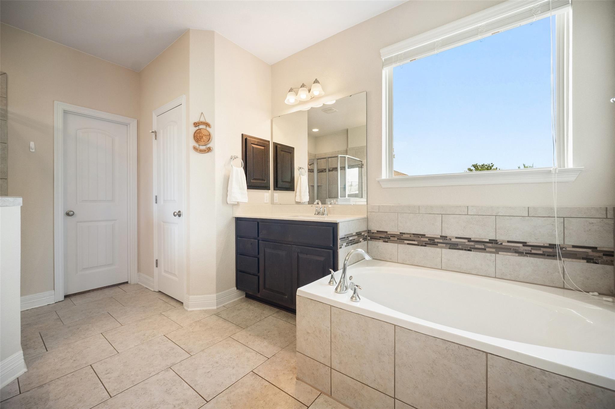 953 Vista Gardens Dr, Buda, TX 78610