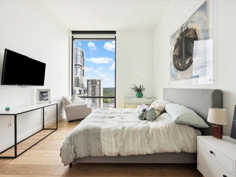 70 Rainey St # 2201, Austin, TX 78701