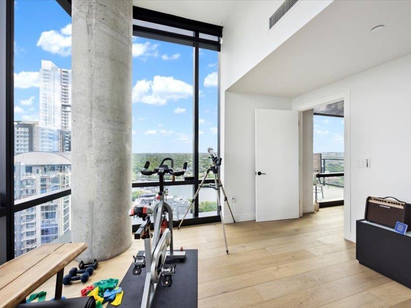 70 Rainey St # 2201, Austin, TX 78701