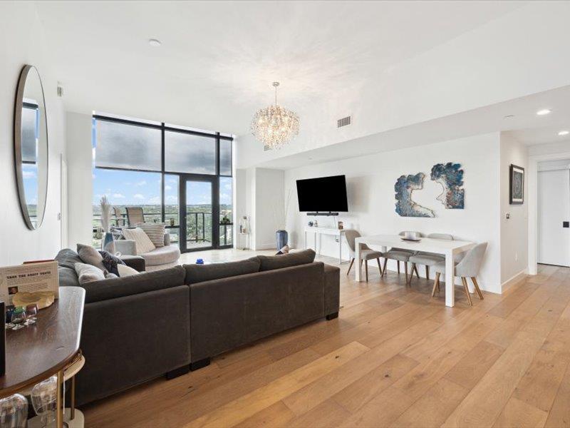 70 Rainey St # 2201, Austin, TX 78701
