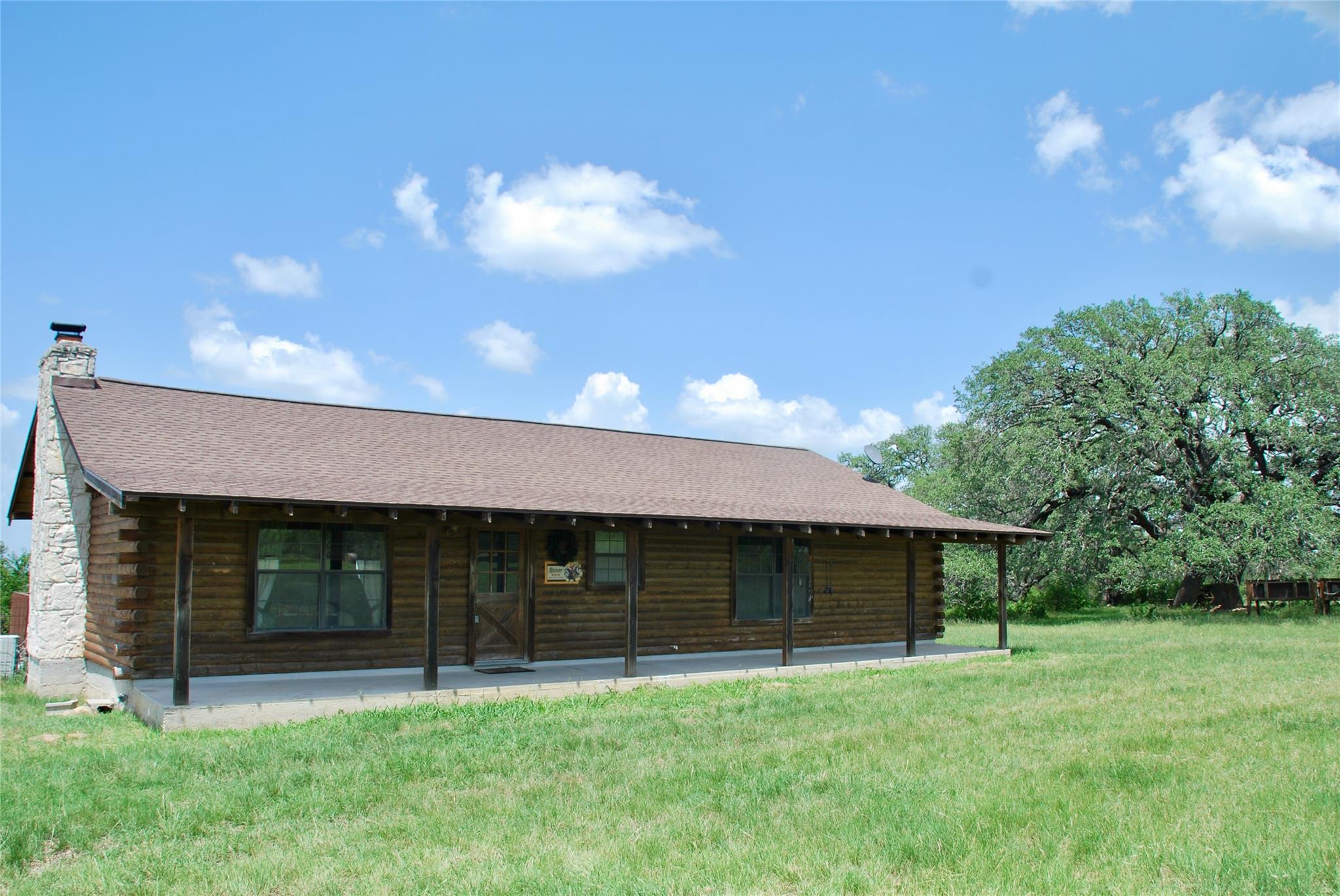 2725 Old Lehmann Rd, Kingsbury, TX 78638