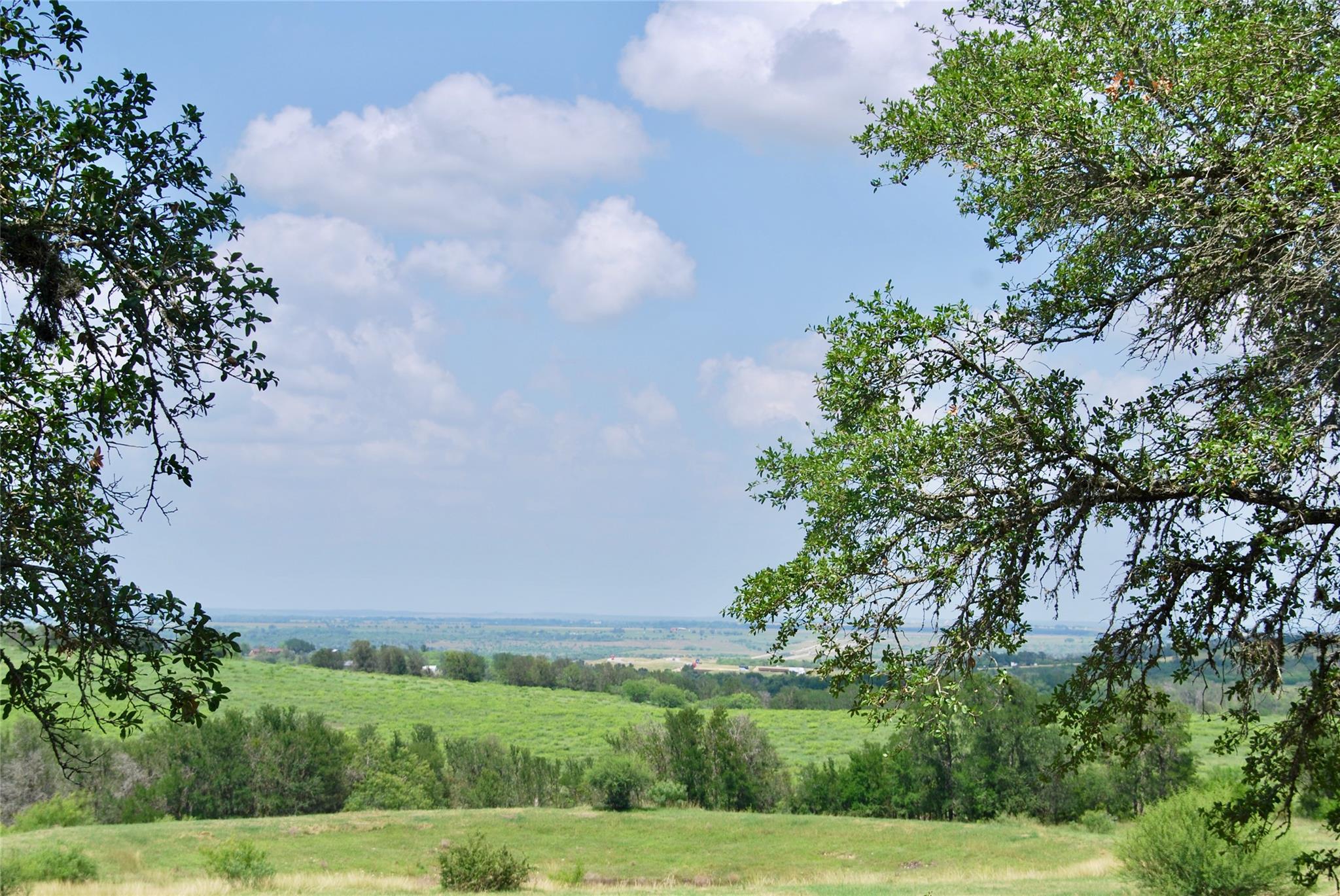 2725 Old Lehmann Rd, Kingsbury, TX 78638