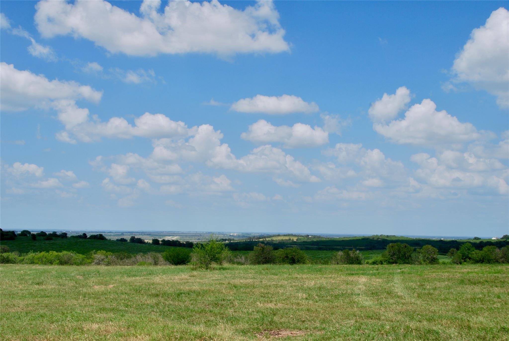 2725 Old Lehmann Rd, Kingsbury, TX 78638