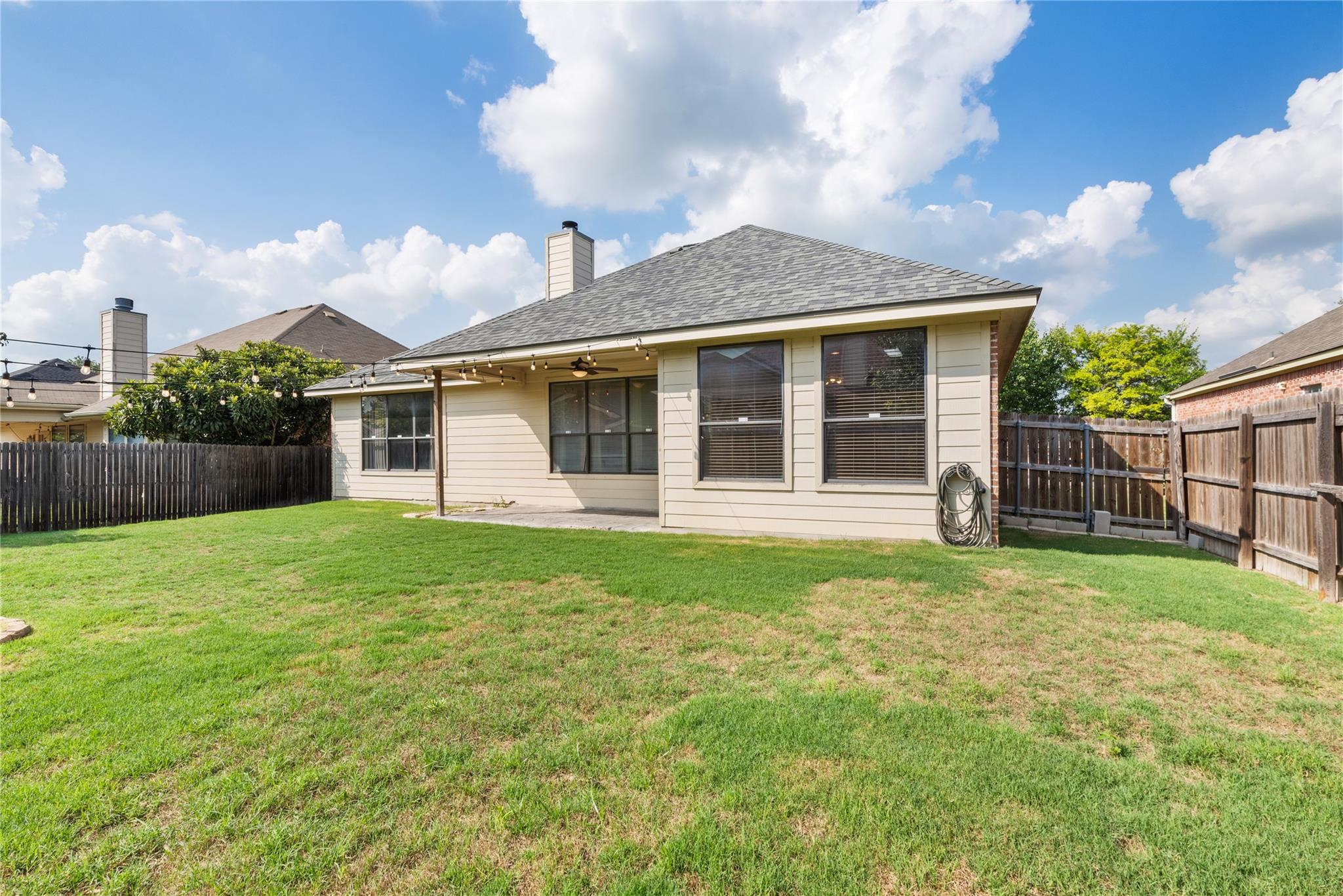 1155 Star Meadow Dr, Kyle, TX 78640
