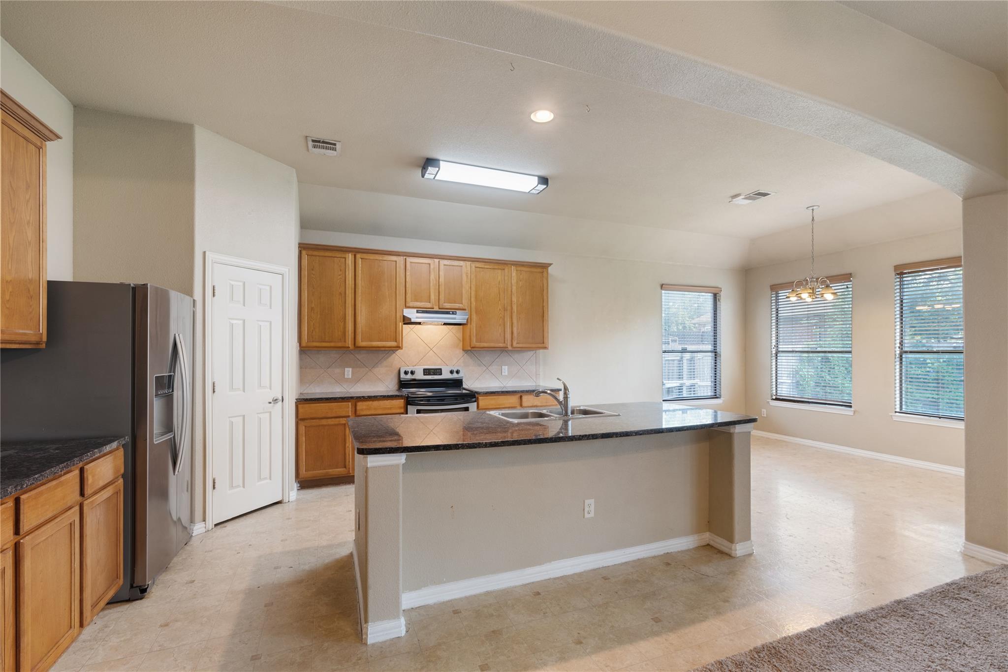 1155 Star Meadow Dr, Kyle, TX 78640