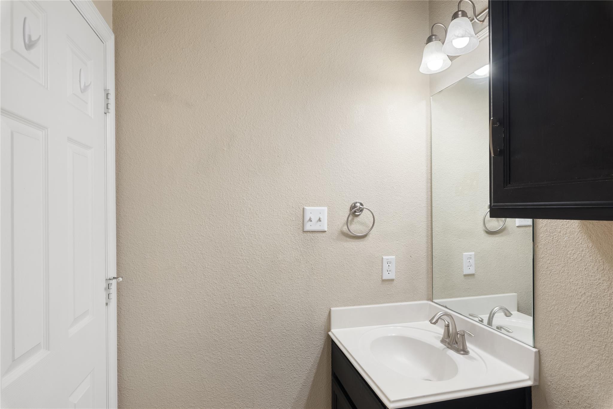 1155 Star Meadow Dr, Kyle, TX 78640