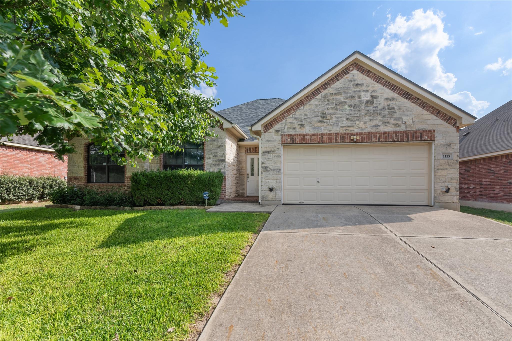 1155 Star Meadow Dr, Kyle, TX 78640