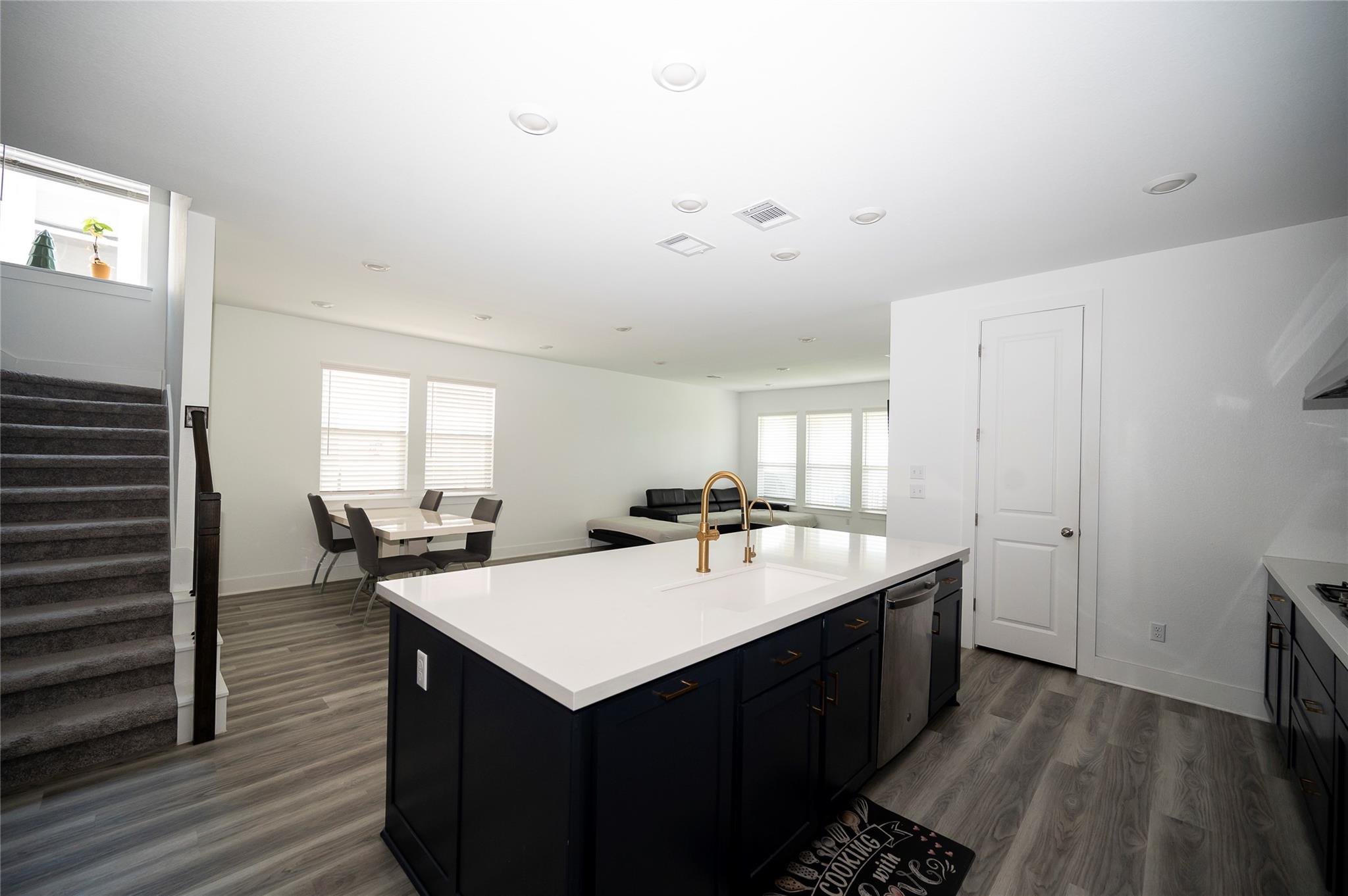 600 Schooner Trl, Leander, TX 78641