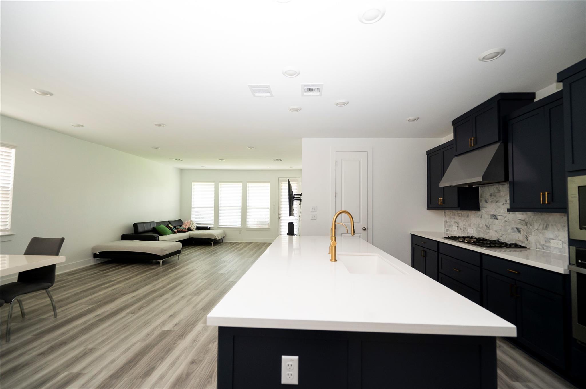 600 Schooner Trl, Leander, TX 78641