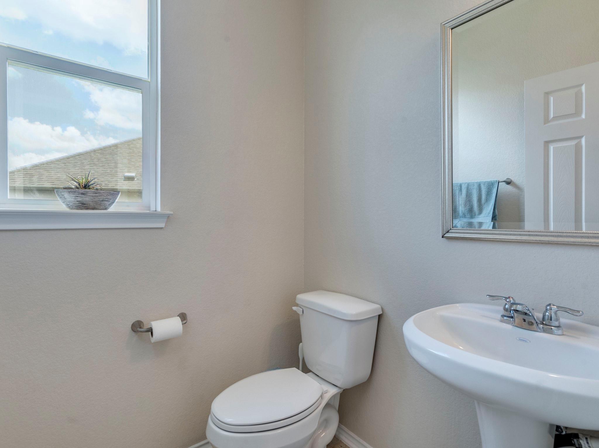 270 Fuchsia St, Kyle, TX 78640
