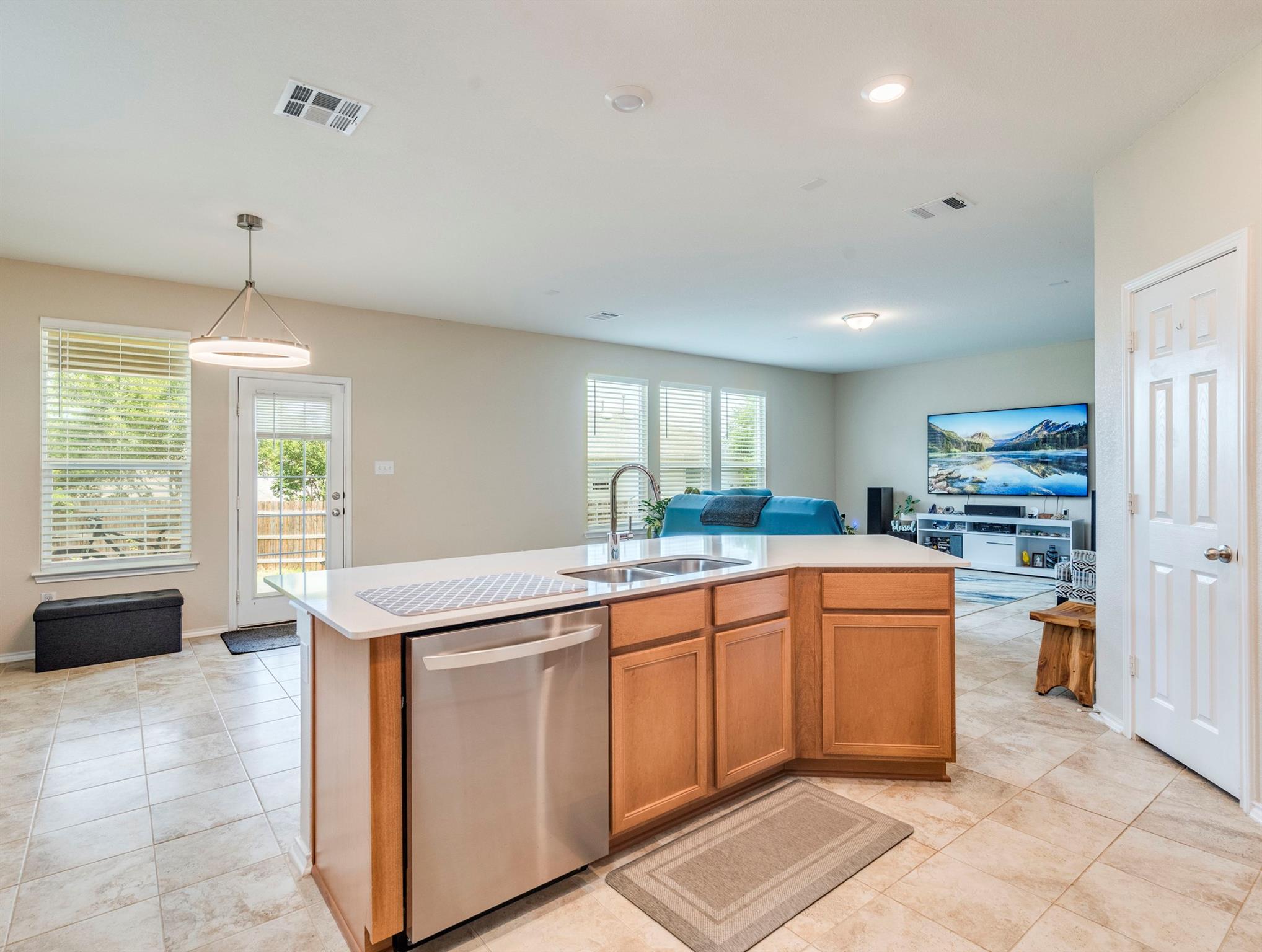 270 Fuchsia St, Kyle, TX 78640