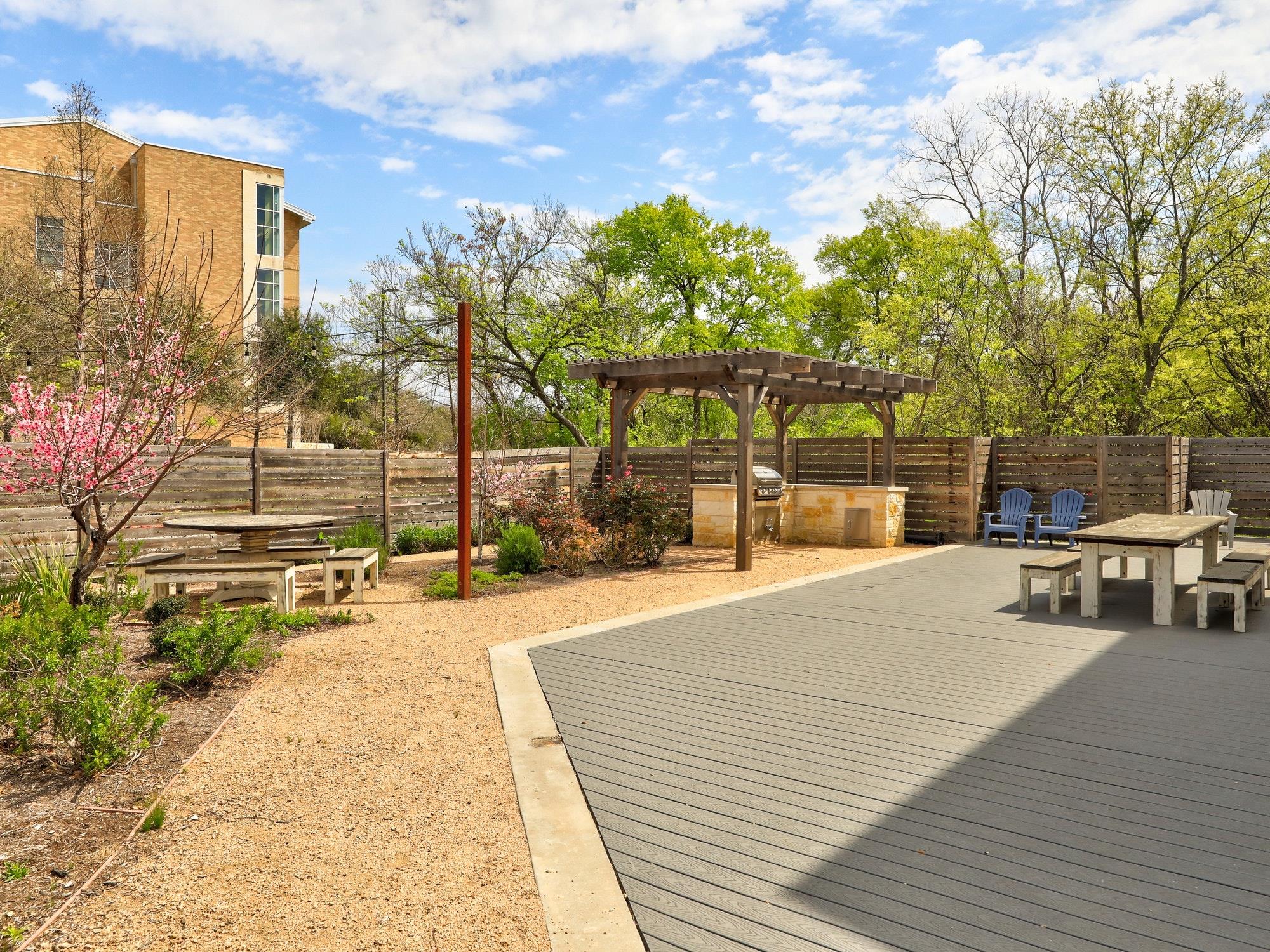 1109 Euphoria Bnd # 33, Austin, TX 78702