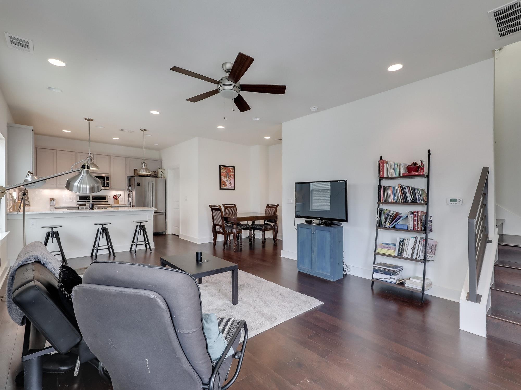 1109 Euphoria Bnd # 33, Austin, TX 78702