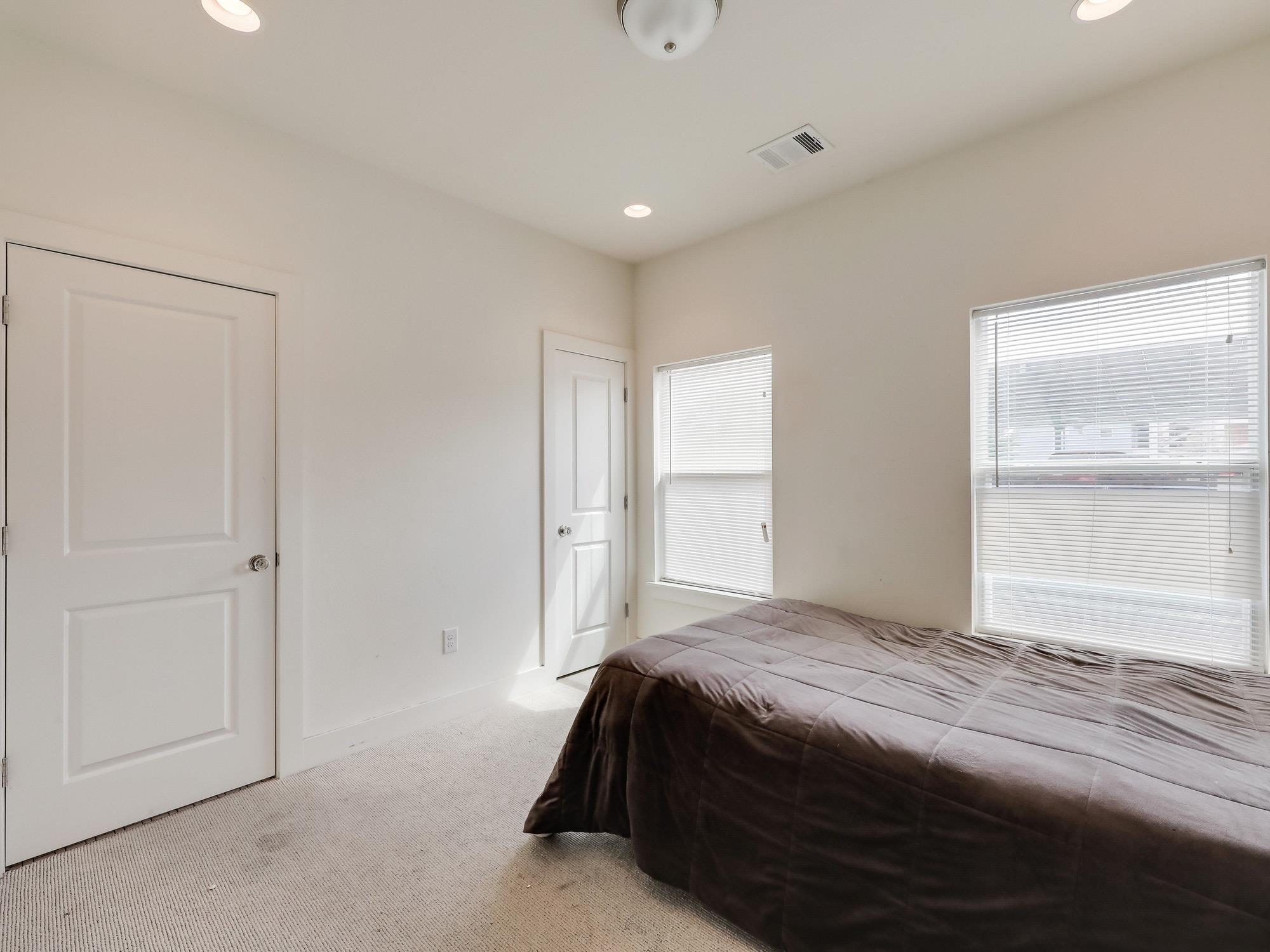 1109 Euphoria Bnd # 33, Austin, TX 78702