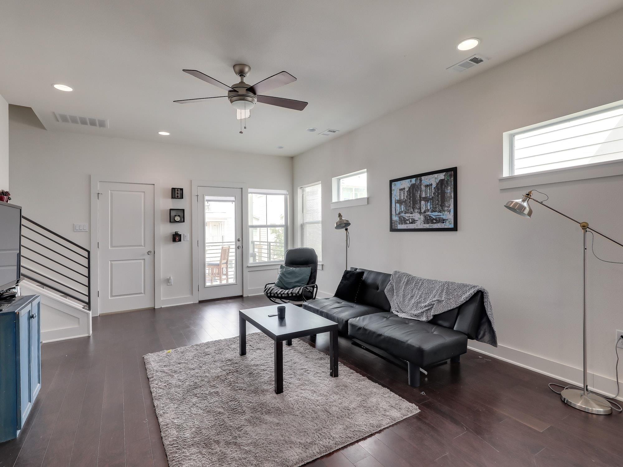 1109 Euphoria Bnd # 33, Austin, TX 78702