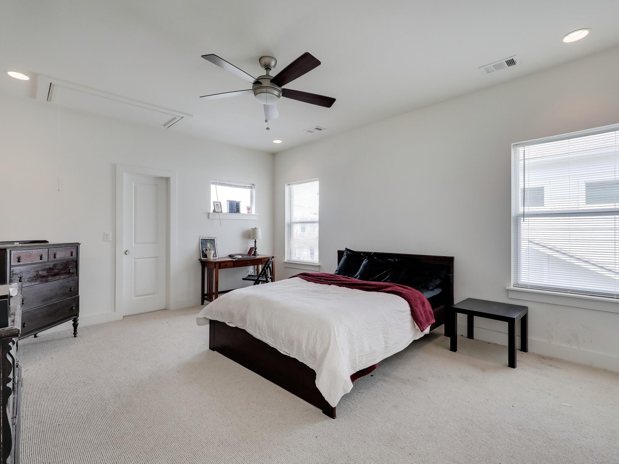 1109 Euphoria Bnd # 33, Austin, TX 78702