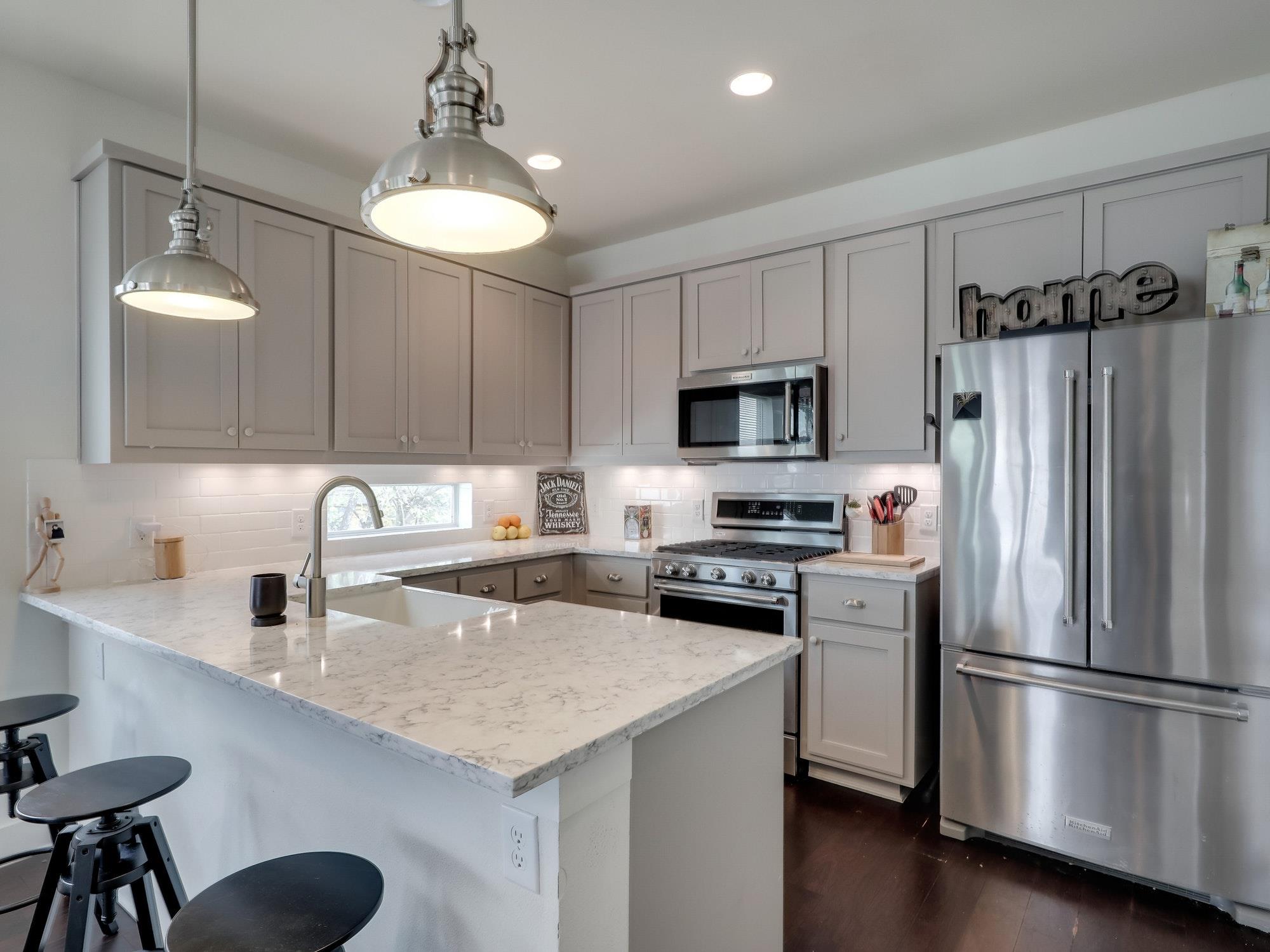 1109 Euphoria Bnd # 33, Austin, TX 78702
