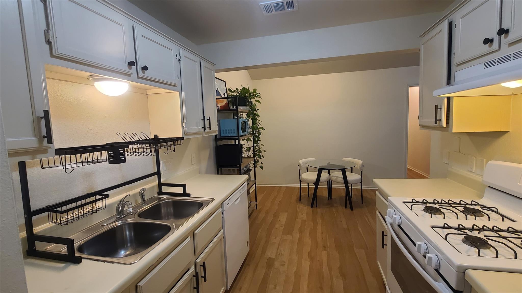 1101 Woodlief Trl, Round Rock, TX 78664