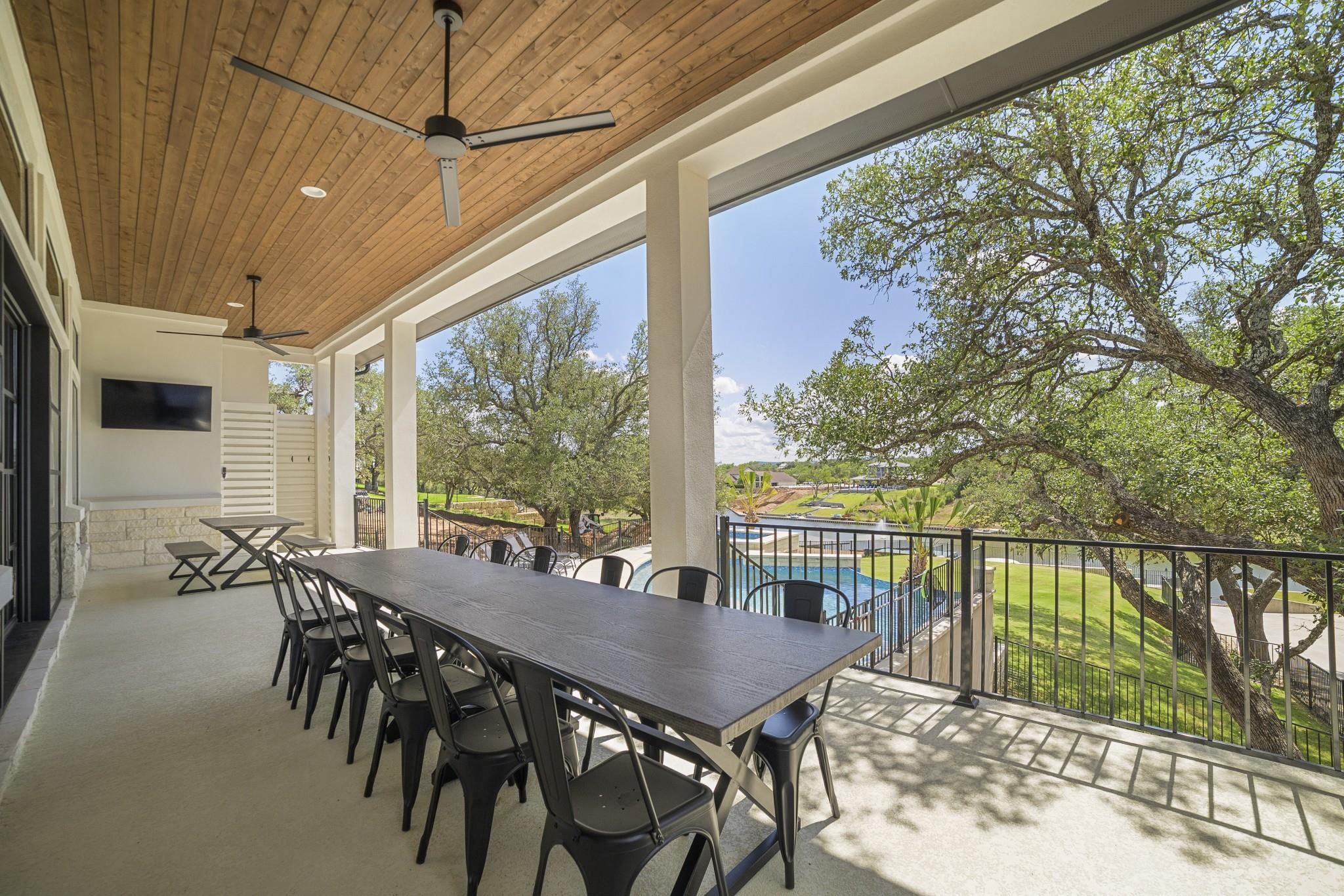 218 Sleepy Oaks Dr, Kingsland, TX 78639